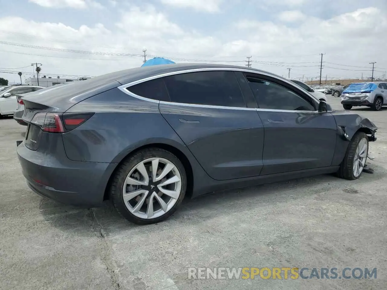 3 fotografías del automóvil dañado 5YJ3E1EB4KF437020 TESLA MODEL 3 2019