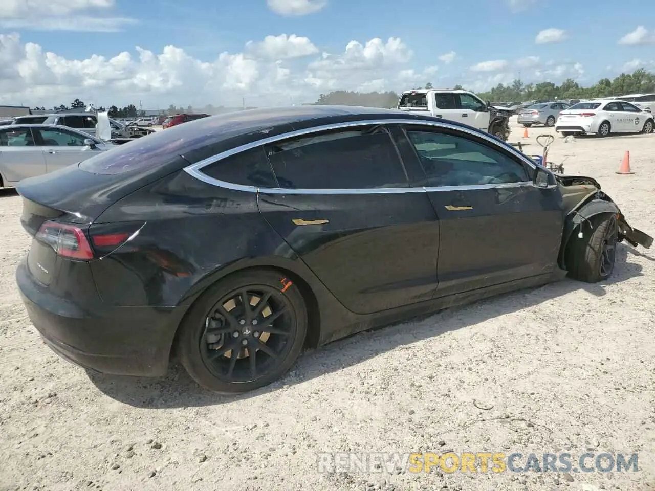 3 fotografías del automóvil dañado 5YJ3E1EB5KF199078 TESLA MODEL 3 2019
