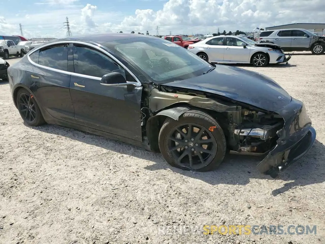 4 fotografías del automóvil dañado 5YJ3E1EB5KF199078 TESLA MODEL 3 2019