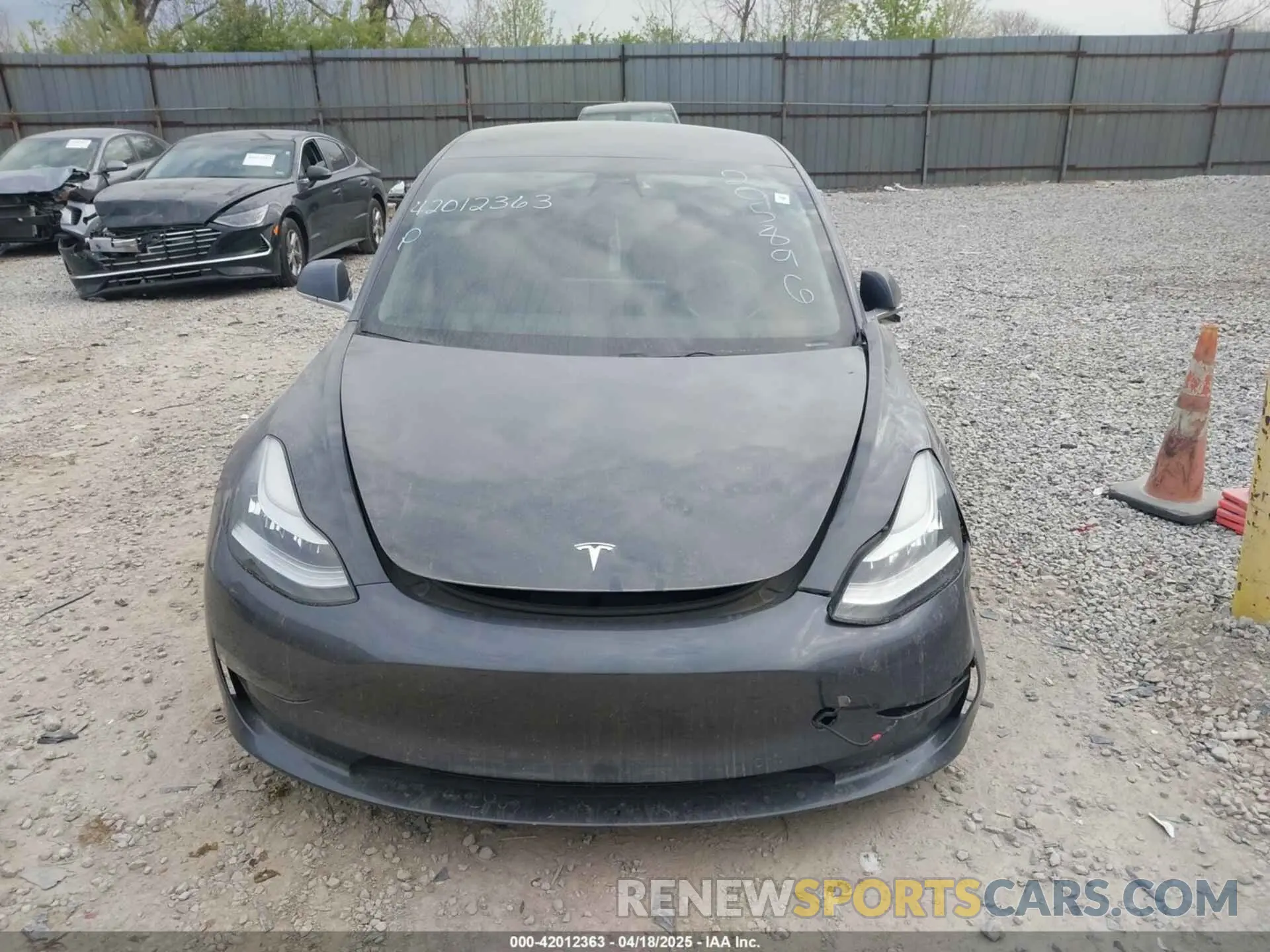 11 fotografías del automóvil dañado 5YJ3E1EB5KF205896 TESLA MODEL 3 2019