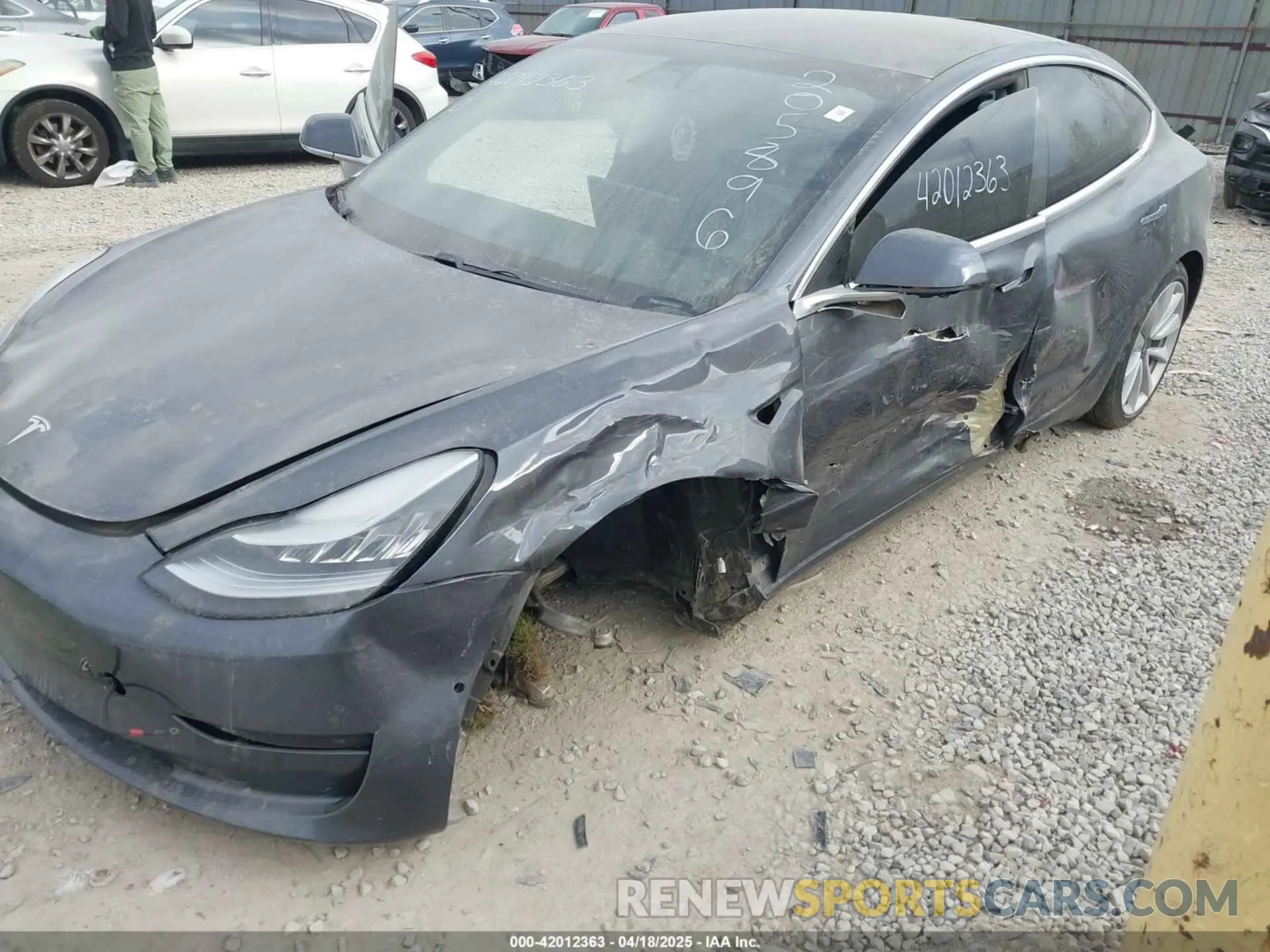 6 fotografías del automóvil dañado 5YJ3E1EB5KF205896 TESLA MODEL 3 2019