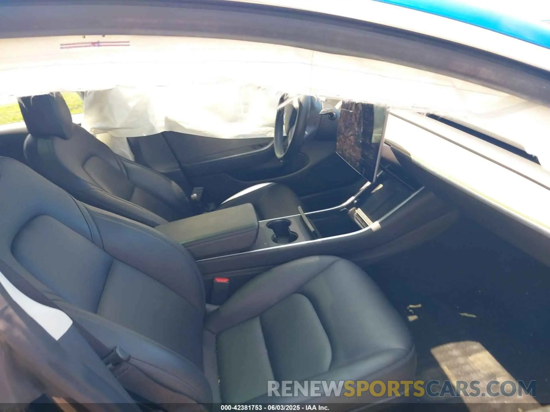 5 fotografías del automóvil dañado 5YJ3E1EB5KF208748 TESLA MODEL 3 2019