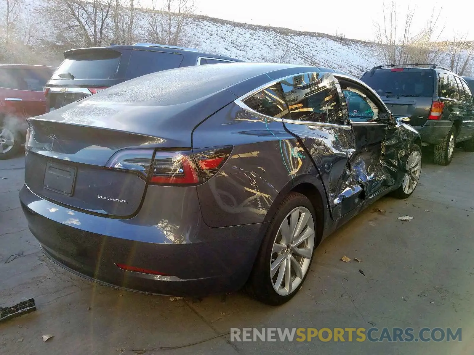 4 fotografías del automóvil dañado 5YJ3E1EB5KF209690 TESLA MODEL 3 2019