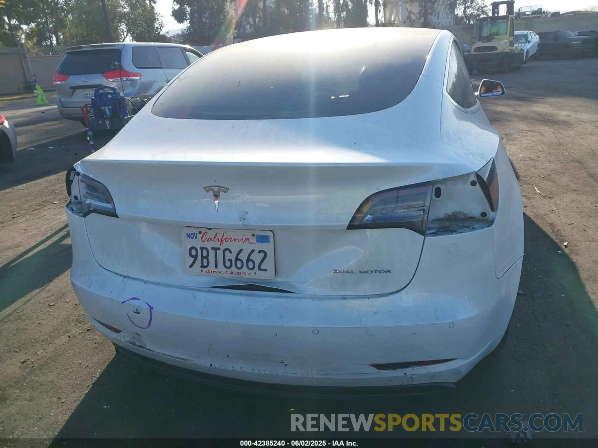 16 fotografías del automóvil dañado 5YJ3E1EB5KF213576 TESLA MODEL 3 2019