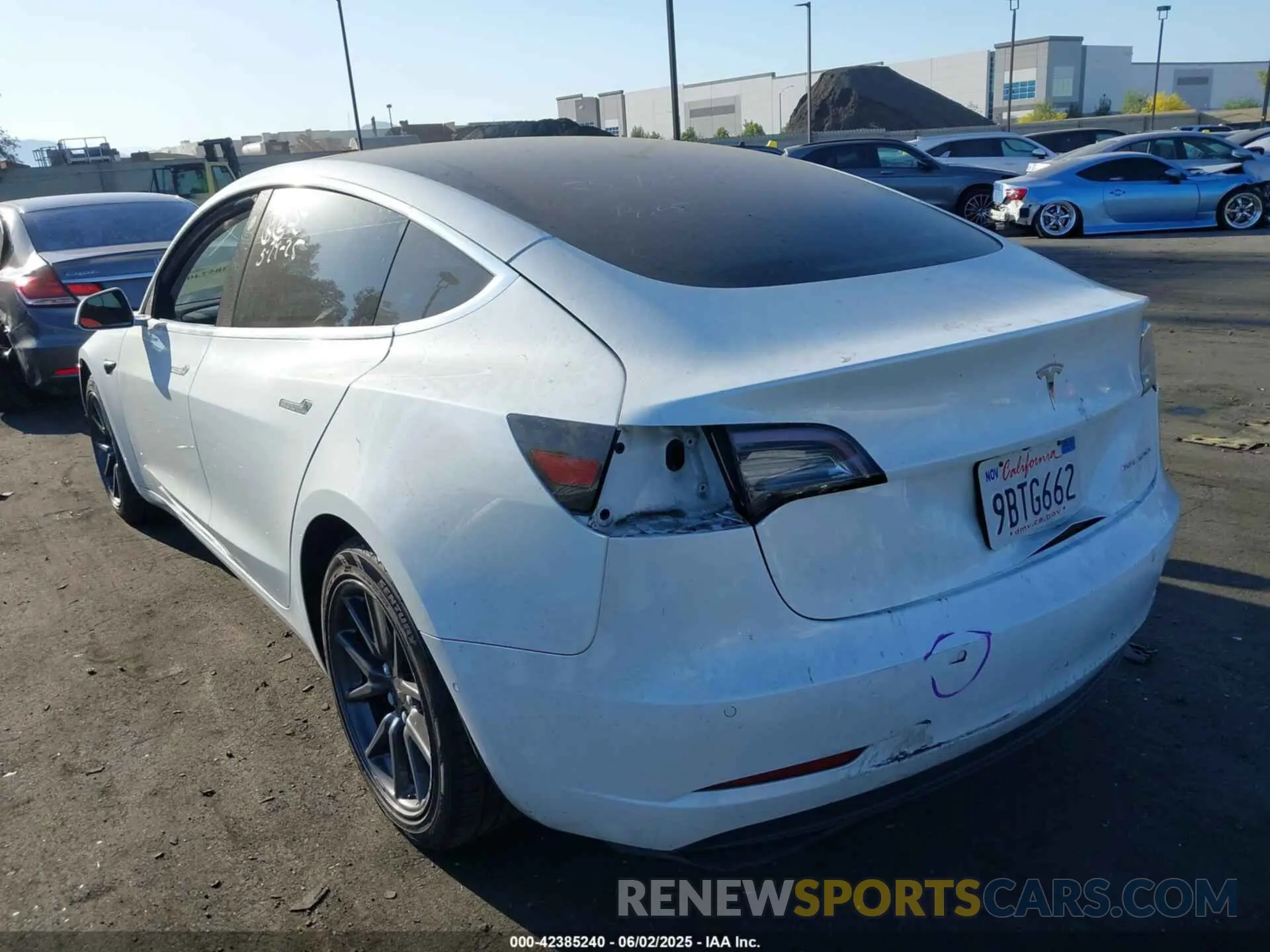 3 fotografías del automóvil dañado 5YJ3E1EB5KF213576 TESLA MODEL 3 2019
