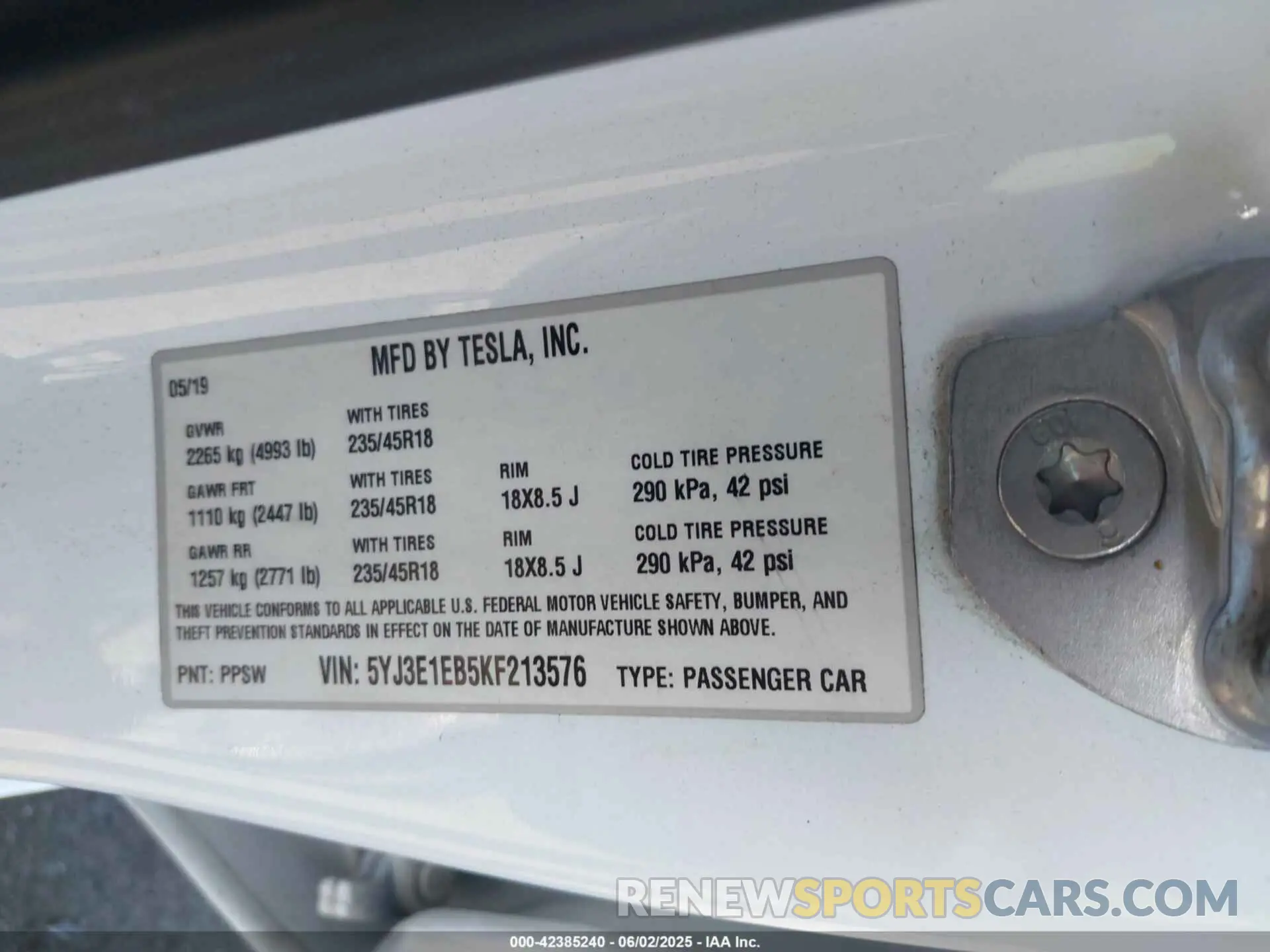 9 fotografías del automóvil dañado 5YJ3E1EB5KF213576 TESLA MODEL 3 2019
