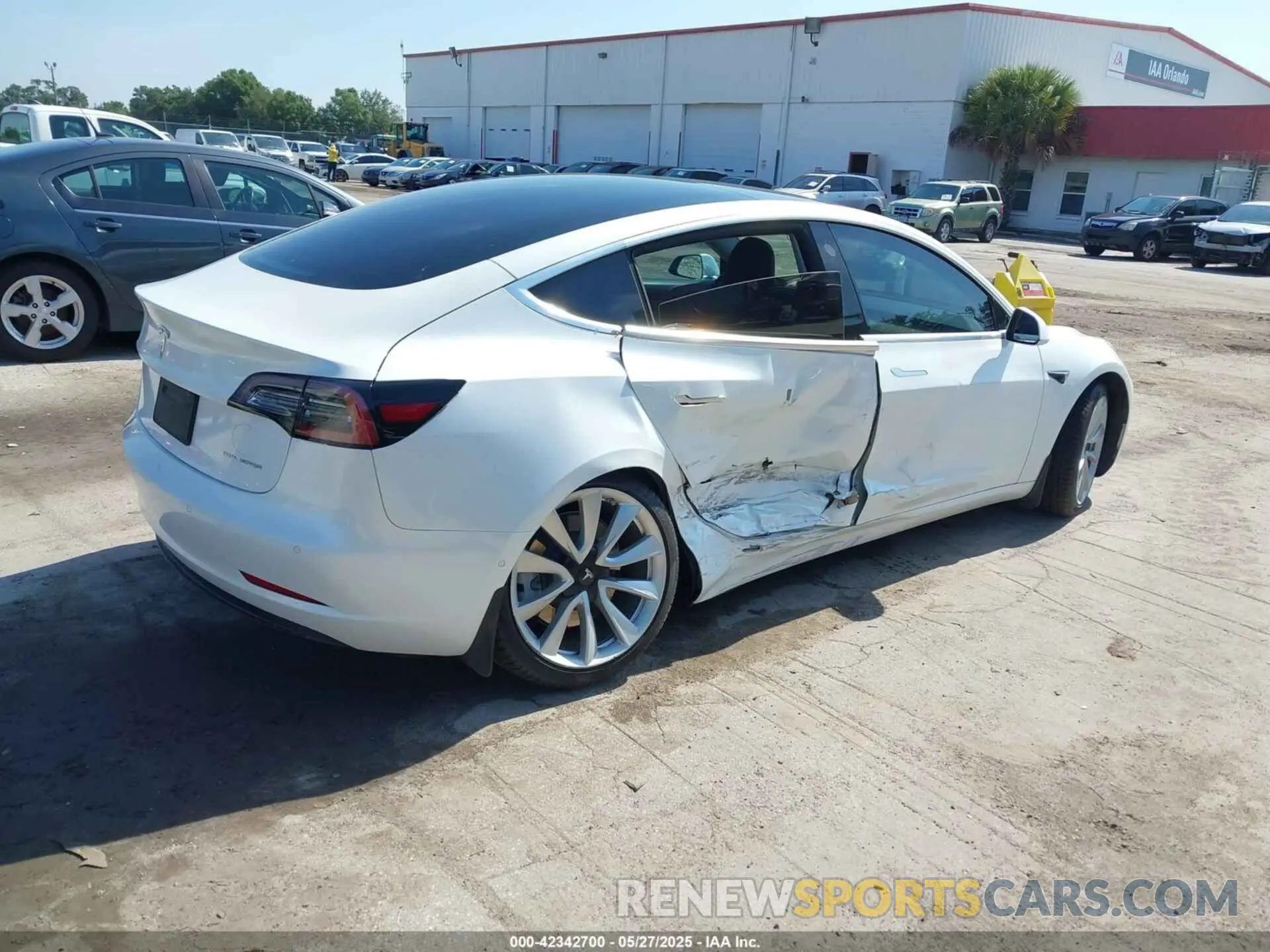 4 fotografías del automóvil dañado 5YJ3E1EB5KF365132 TESLA MODEL 3 2019