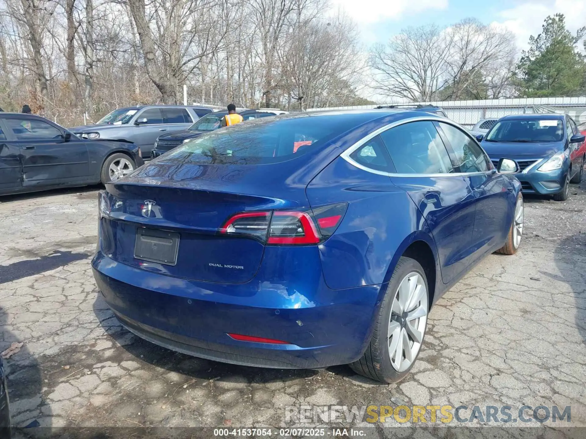 4 fotografías del automóvil dañado 5YJ3E1EB5KF365471 TESLA MODEL 3 2019