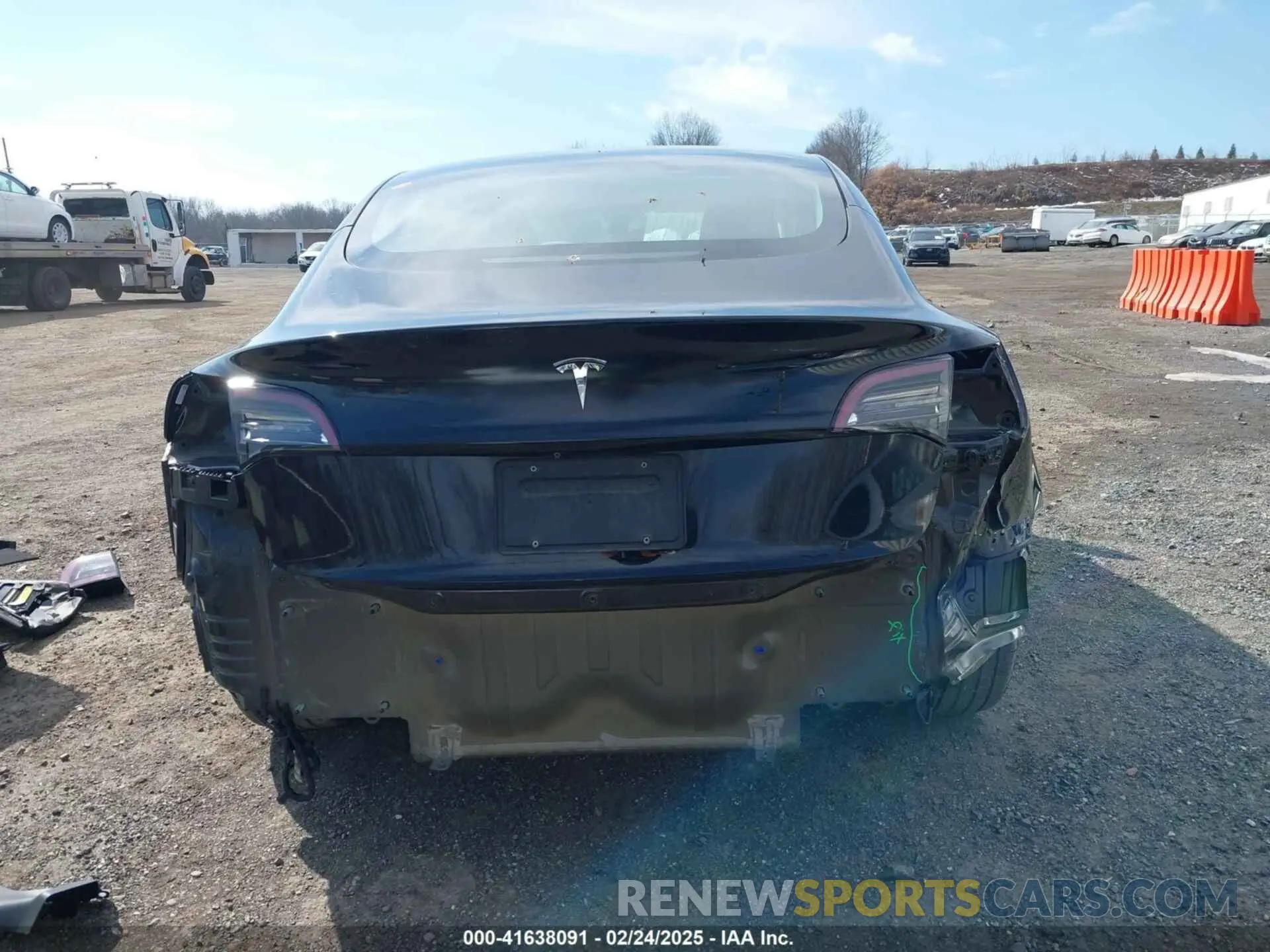 17 fotografías del automóvil dañado 5YJ3E1EB5KF384330 TESLA MODEL 3 2019