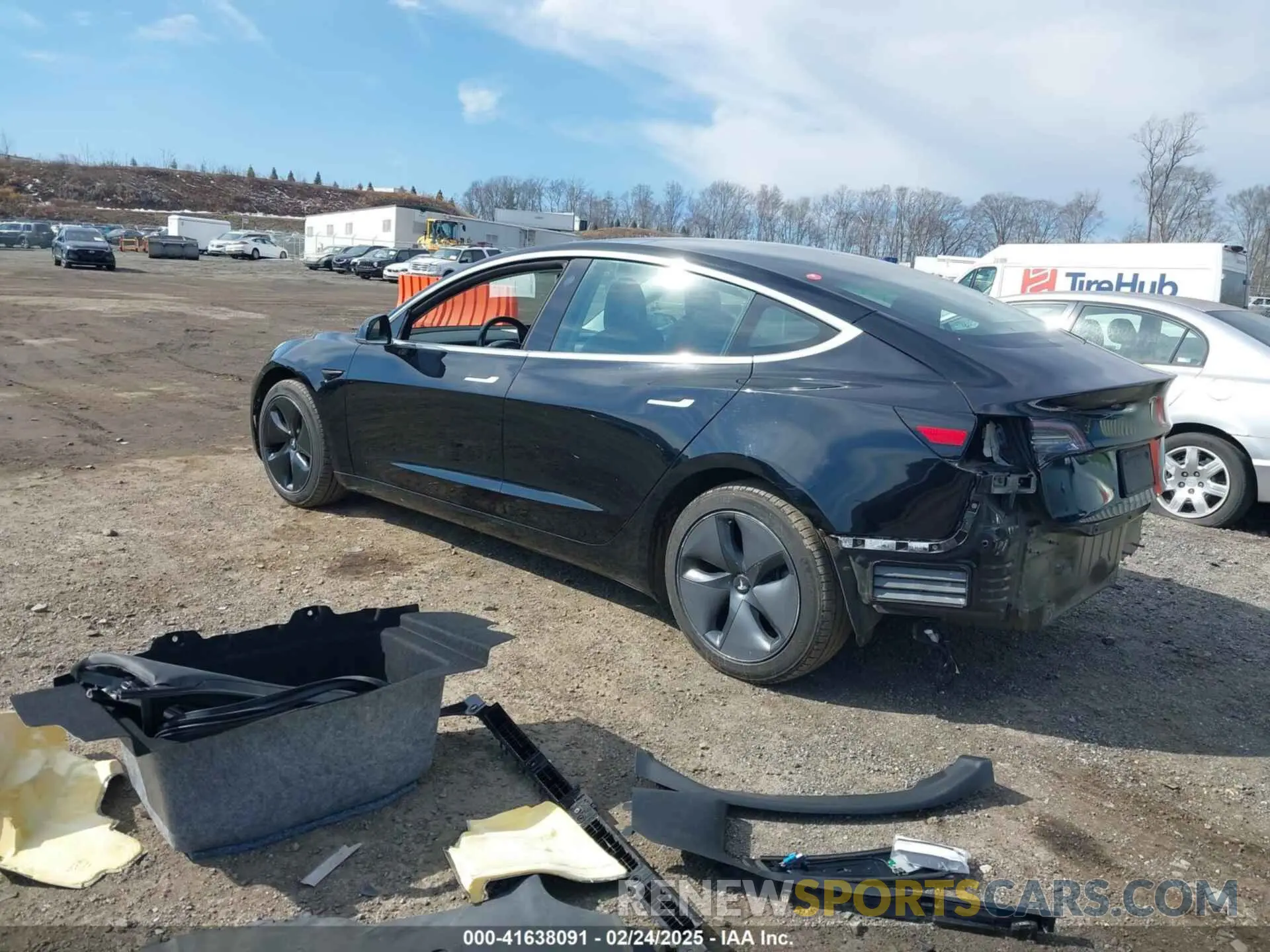 3 fotografías del automóvil dañado 5YJ3E1EB5KF384330 TESLA MODEL 3 2019