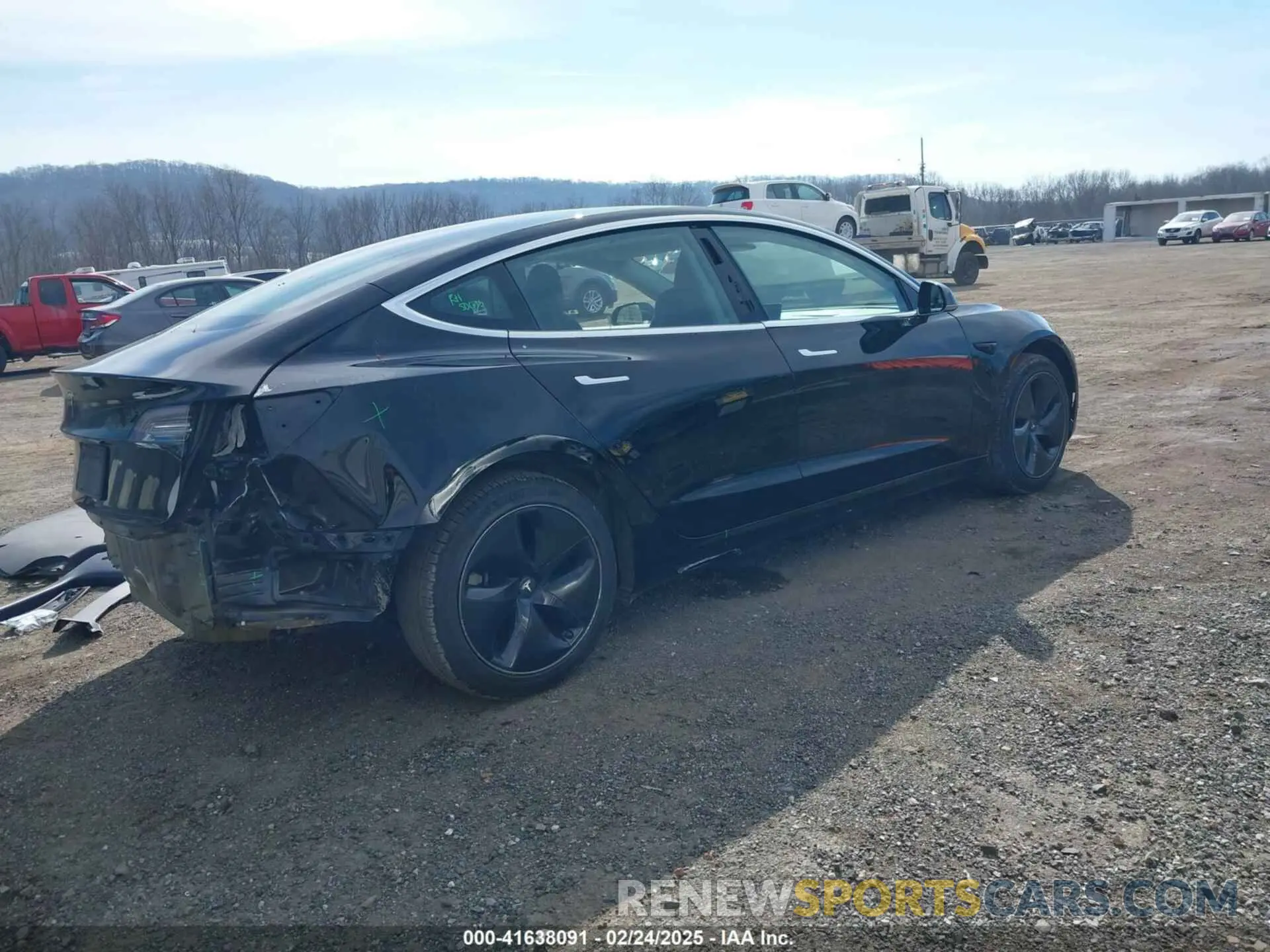 4 fotografías del automóvil dañado 5YJ3E1EB5KF384330 TESLA MODEL 3 2019