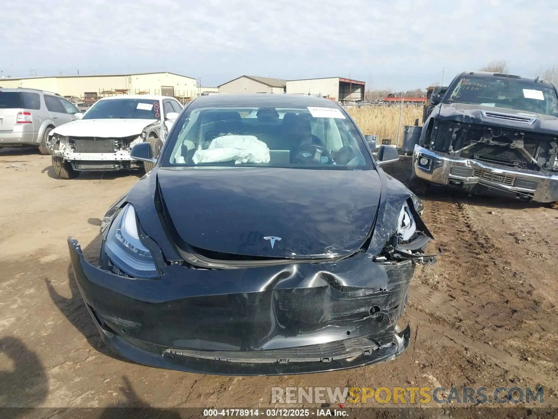 12 fotografías del automóvil dañado 5YJ3E1EB5KF414748 TESLA MODEL 3 2019