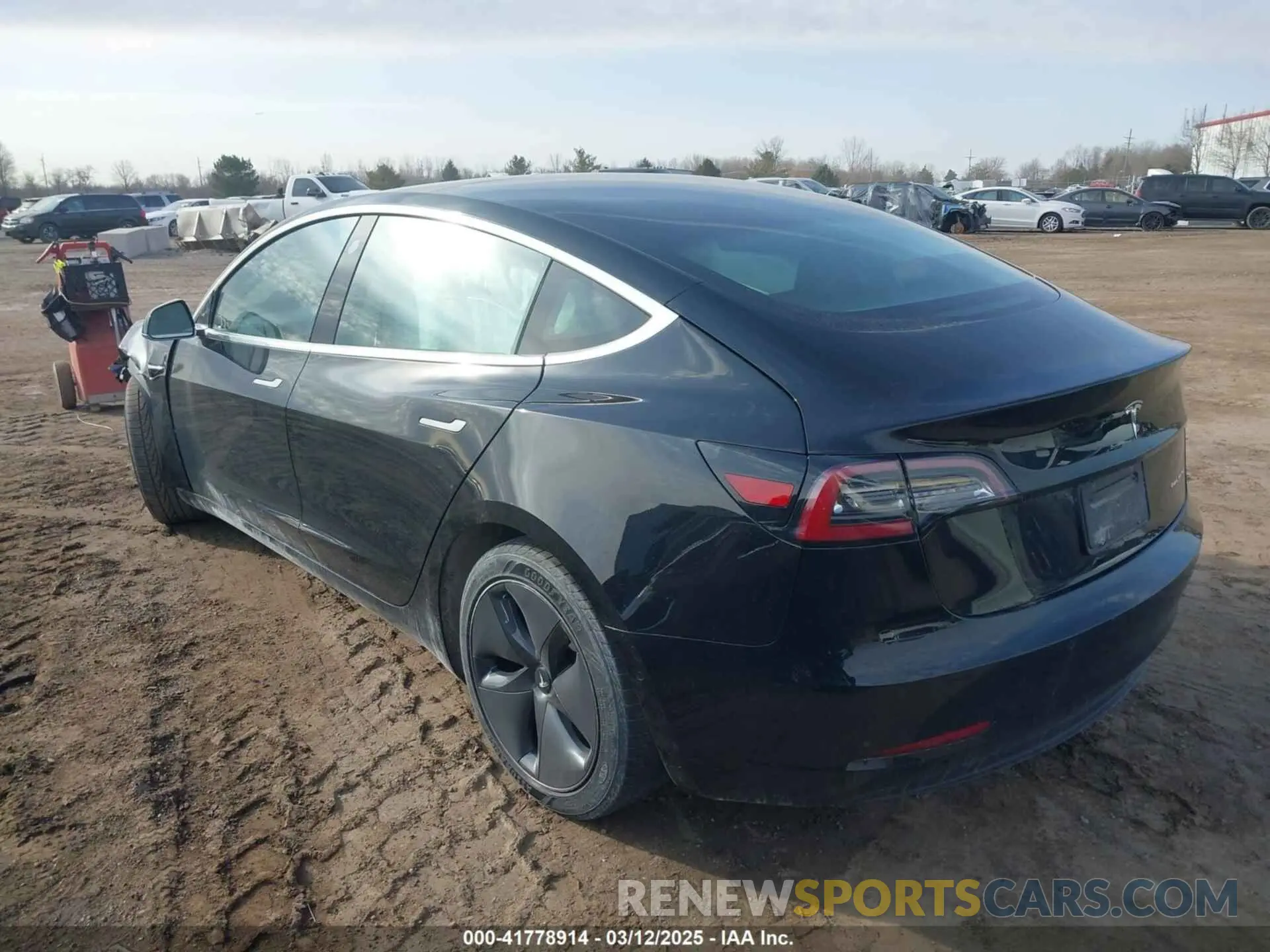 3 fotografías del automóvil dañado 5YJ3E1EB5KF414748 TESLA MODEL 3 2019