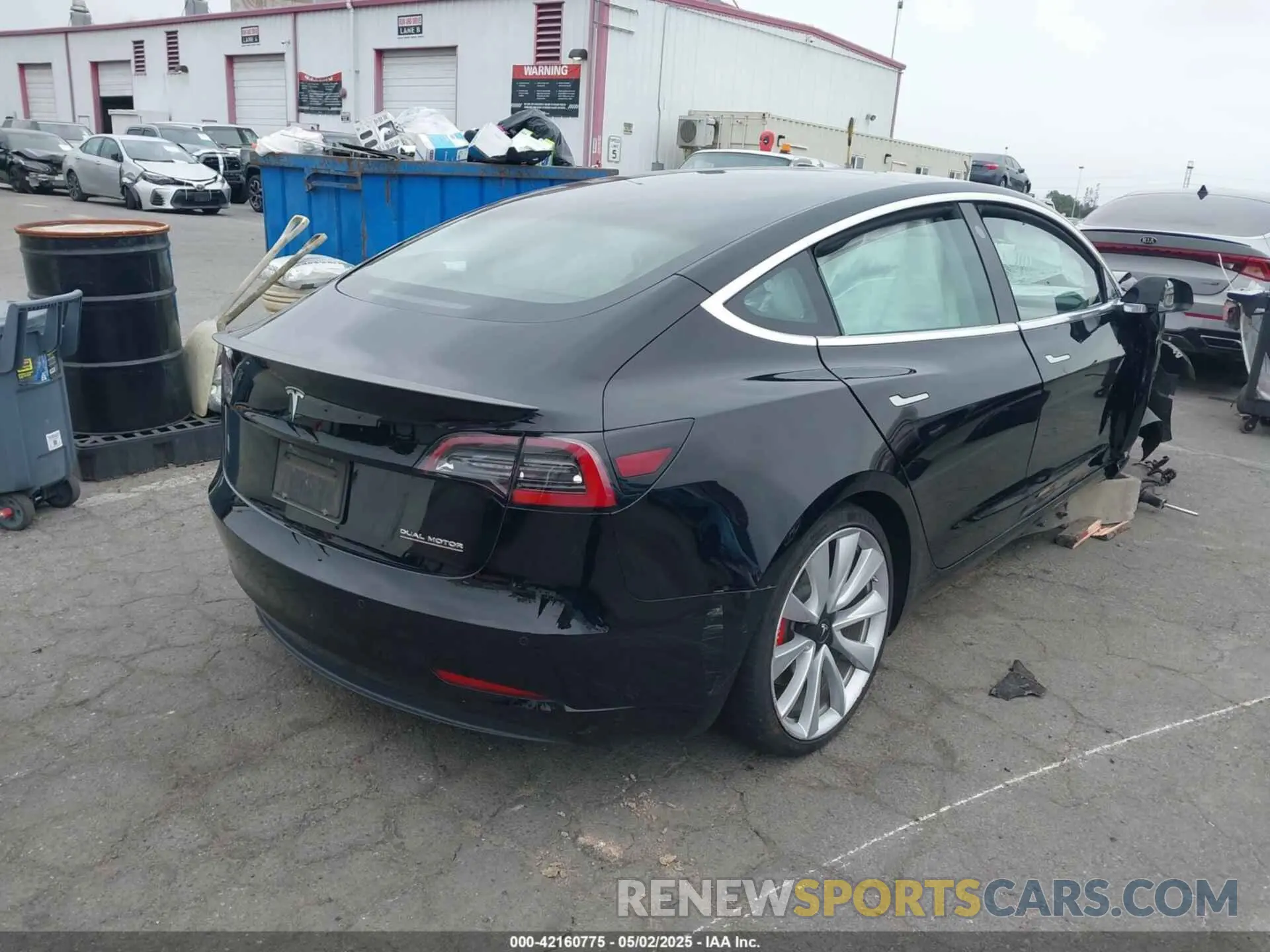 4 fotografías del automóvil dañado 5YJ3E1EB5KF434613 TESLA MODEL 3 2019