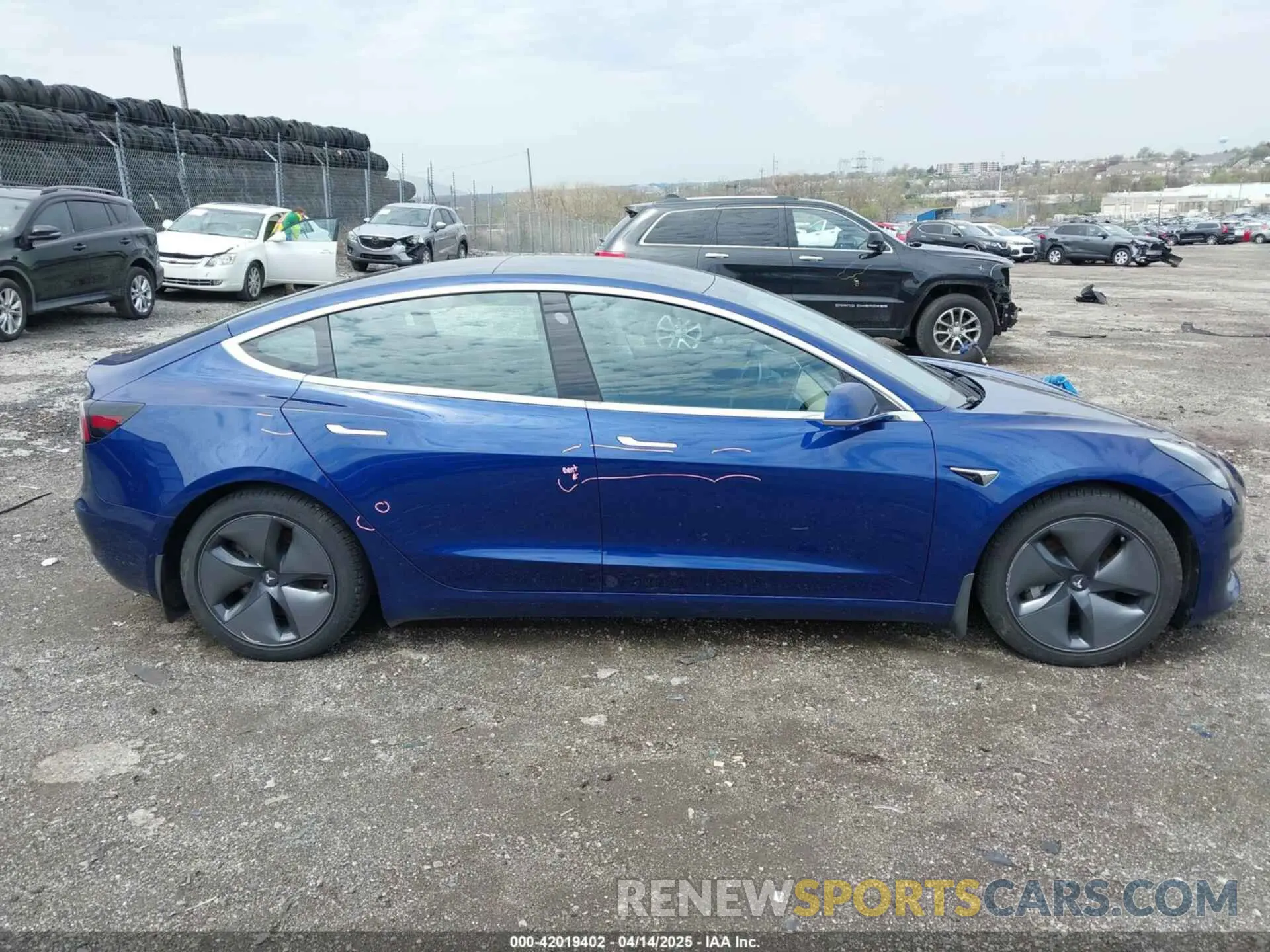 13 fotografías del automóvil dañado 5YJ3E1EB5KF497582 TESLA MODEL 3 2019