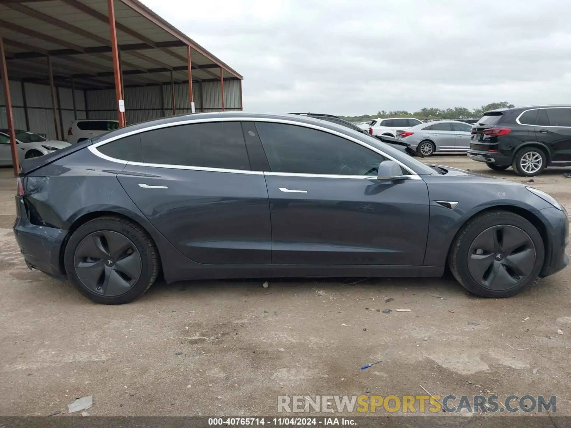 13 fotografías del automóvil dañado 5YJ3E1EB5KF510122 TESLA MODEL 3 2019