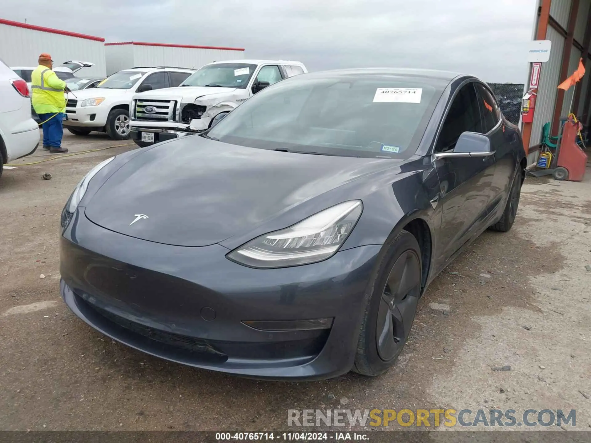 2 fotografías del automóvil dañado 5YJ3E1EB5KF510122 TESLA MODEL 3 2019