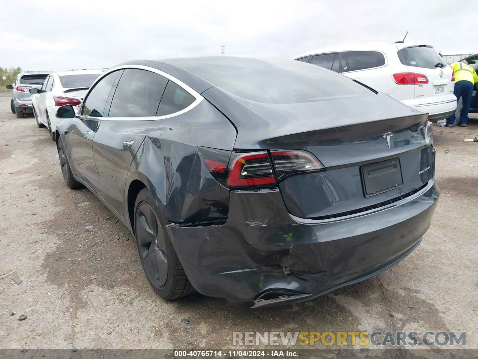 3 fotografías del automóvil dañado 5YJ3E1EB5KF510122 TESLA MODEL 3 2019
