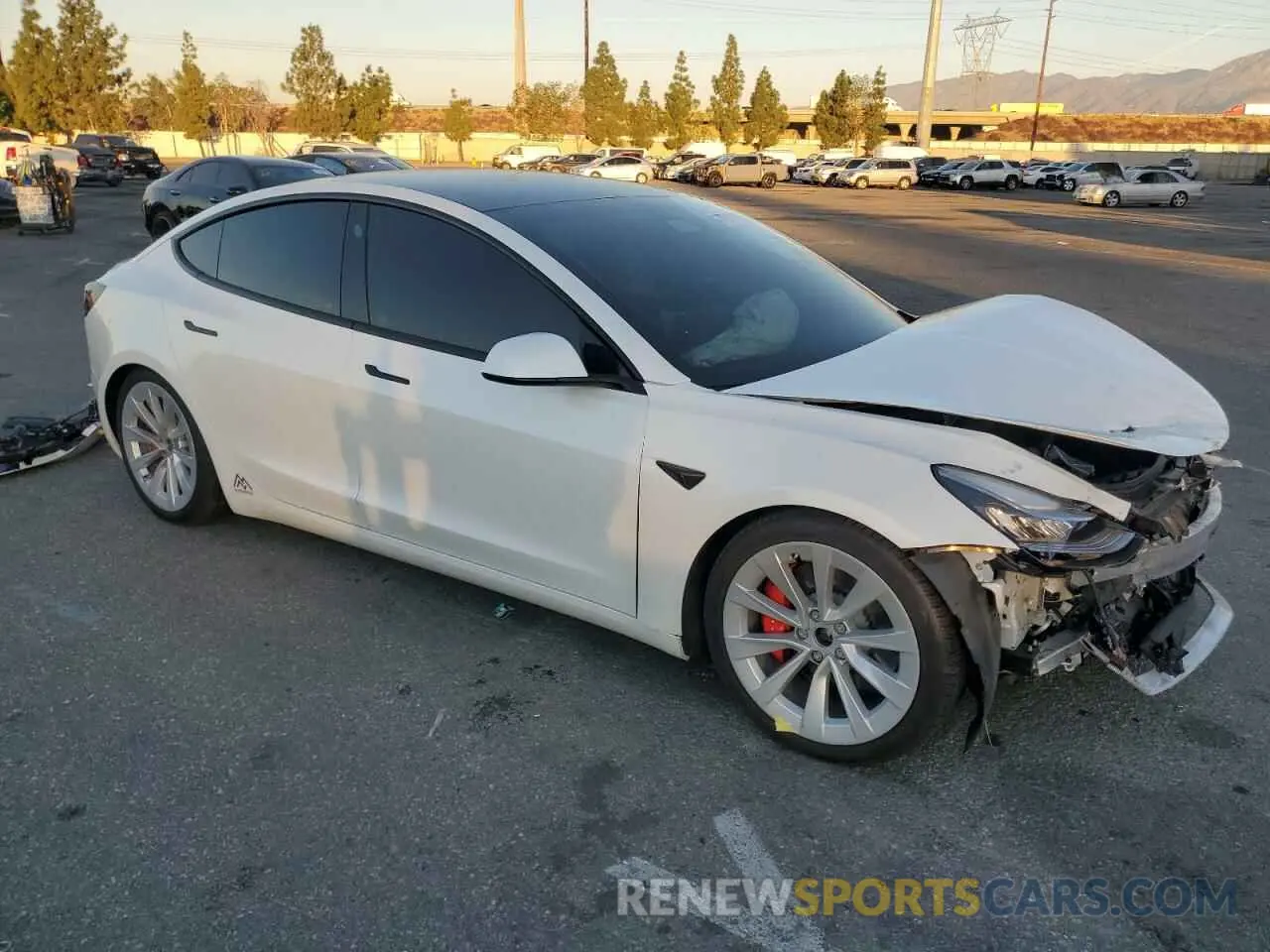 4 fotografías del automóvil dañado 5YJ3E1EB5KF514476 TESLA MODEL 3 2019