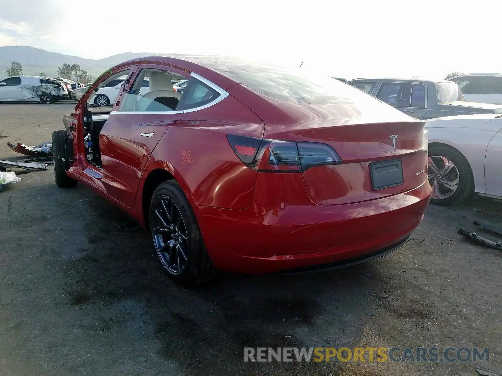 3 fotografías del automóvil dañado 5YJ3E1EB5KF533593 TESLA MODEL 3 2019