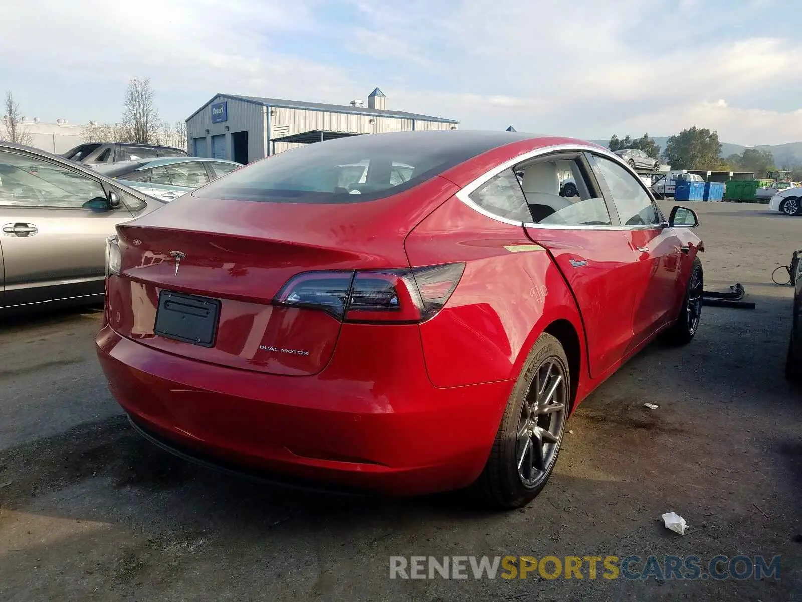 4 fotografías del automóvil dañado 5YJ3E1EB5KF533593 TESLA MODEL 3 2019