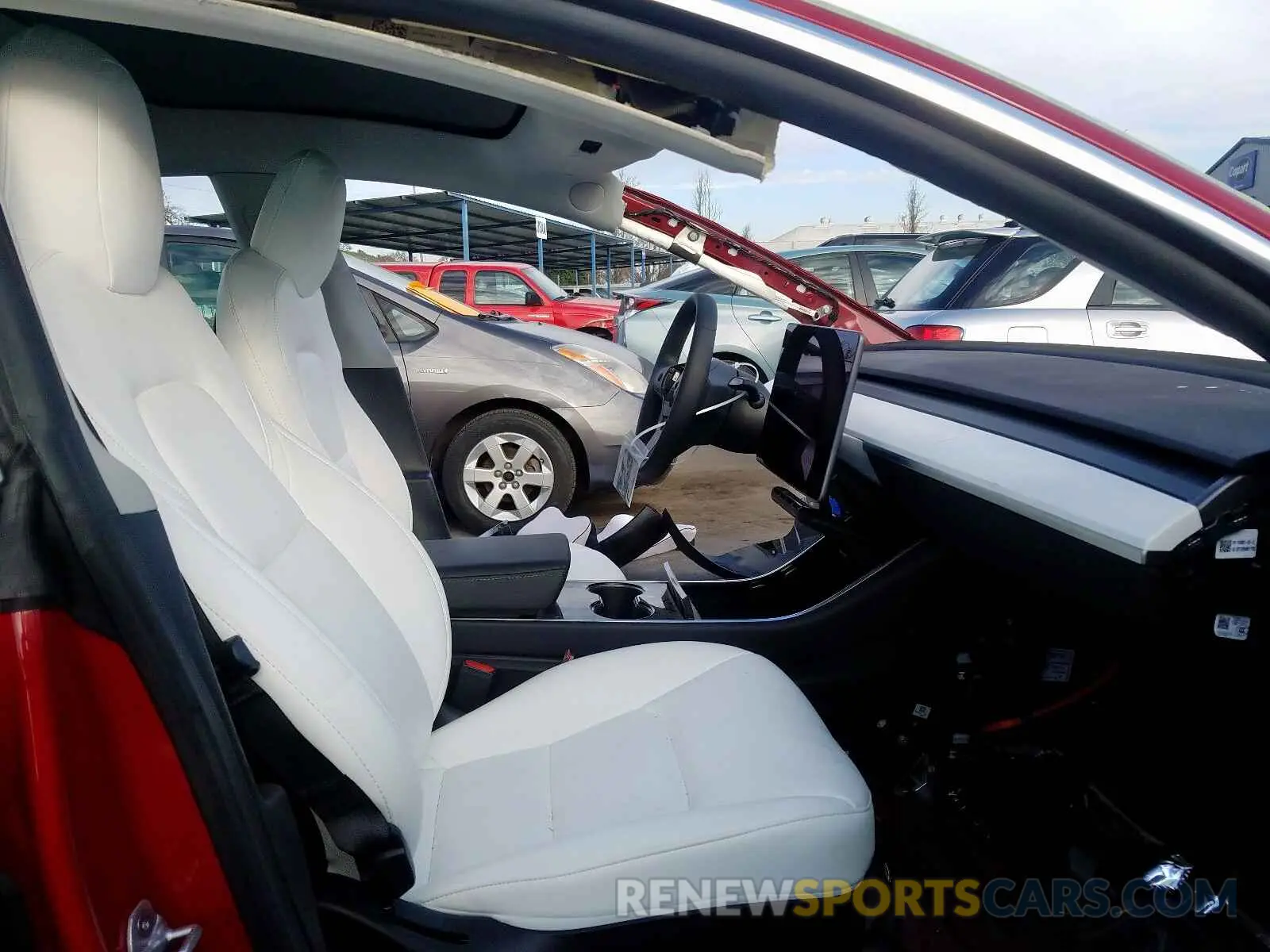 5 fotografías del automóvil dañado 5YJ3E1EB5KF533593 TESLA MODEL 3 2019