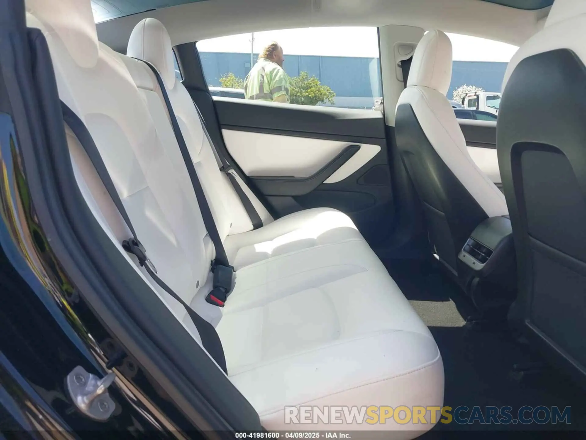 8 fotografías del automóvil dañado 5YJ3E1EB6KF192477 TESLA MODEL 3 2019
