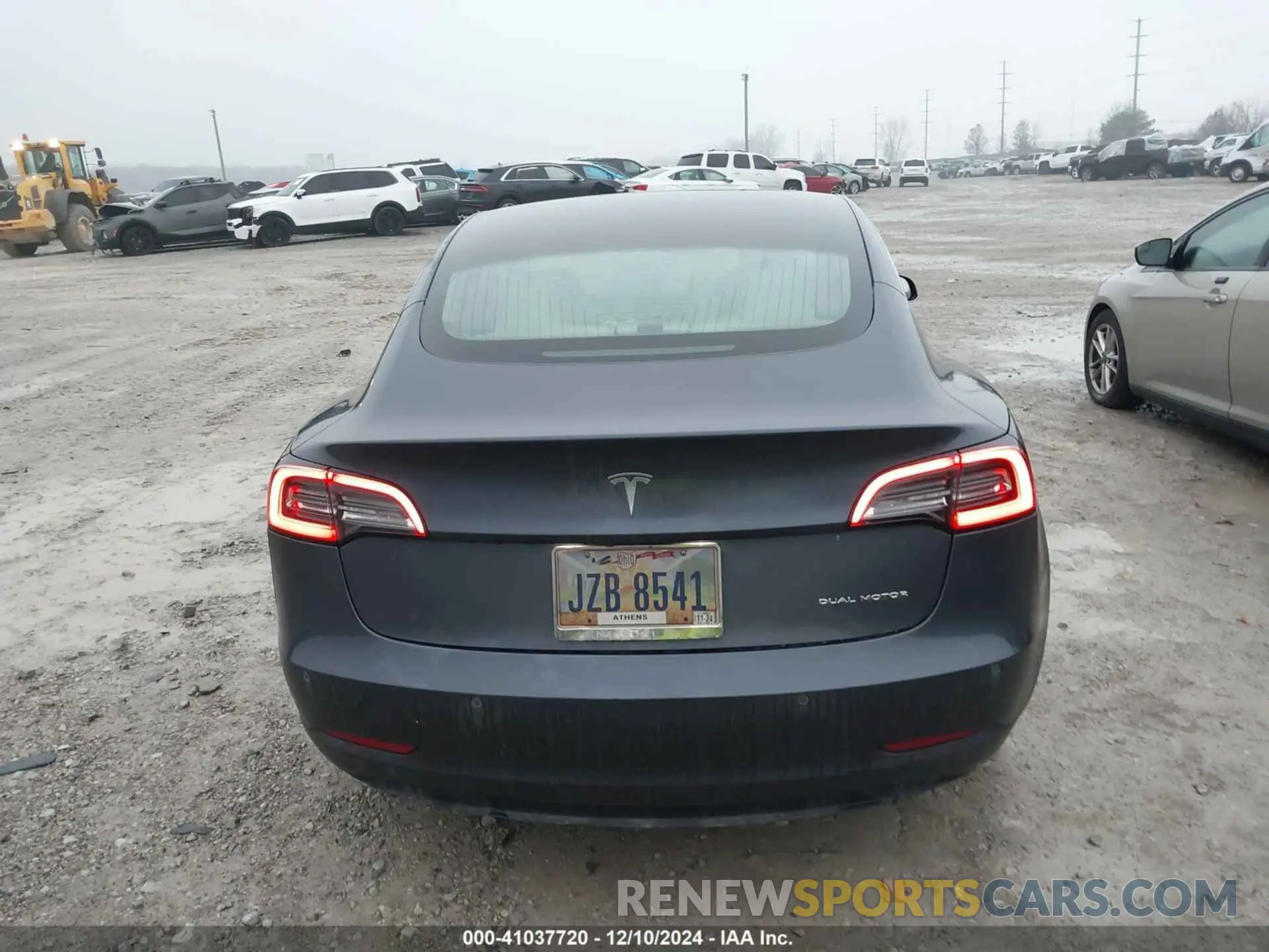 16 fotografías del automóvil dañado 5YJ3E1EB6KF365947 TESLA MODEL 3 2019