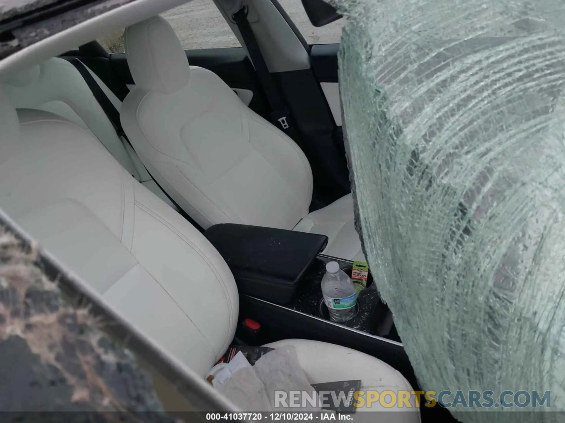 5 fotografías del automóvil dañado 5YJ3E1EB6KF365947 TESLA MODEL 3 2019