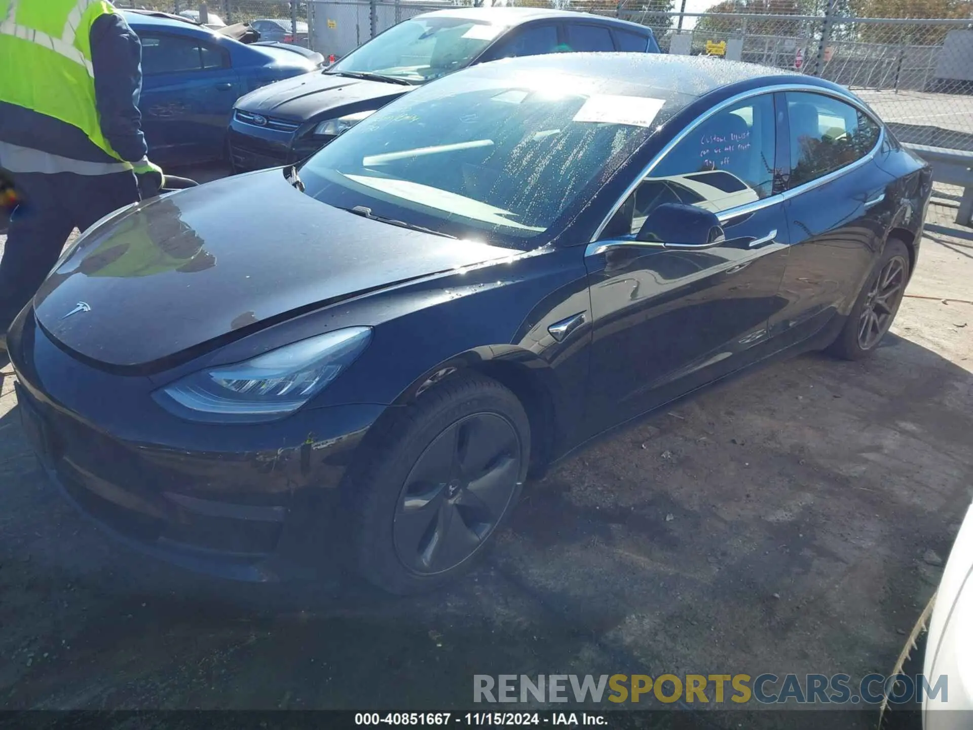 2 fotografías del automóvil dañado 5YJ3E1EB6KF385566 TESLA MODEL 3 2019