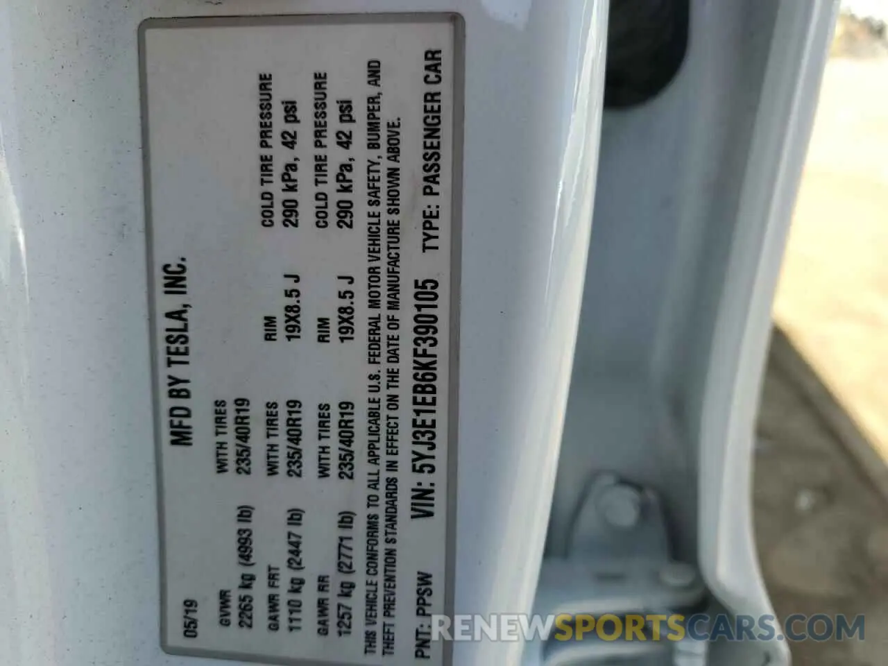 12 fotografías del automóvil dañado 5YJ3E1EB6KF390105 TESLA MODEL 3 2019