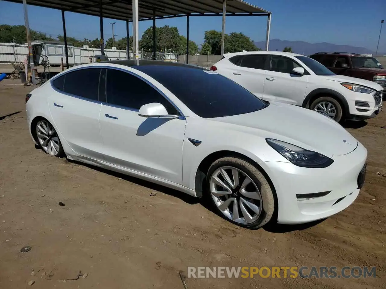 4 fotografías del automóvil dañado 5YJ3E1EB6KF390105 TESLA MODEL 3 2019