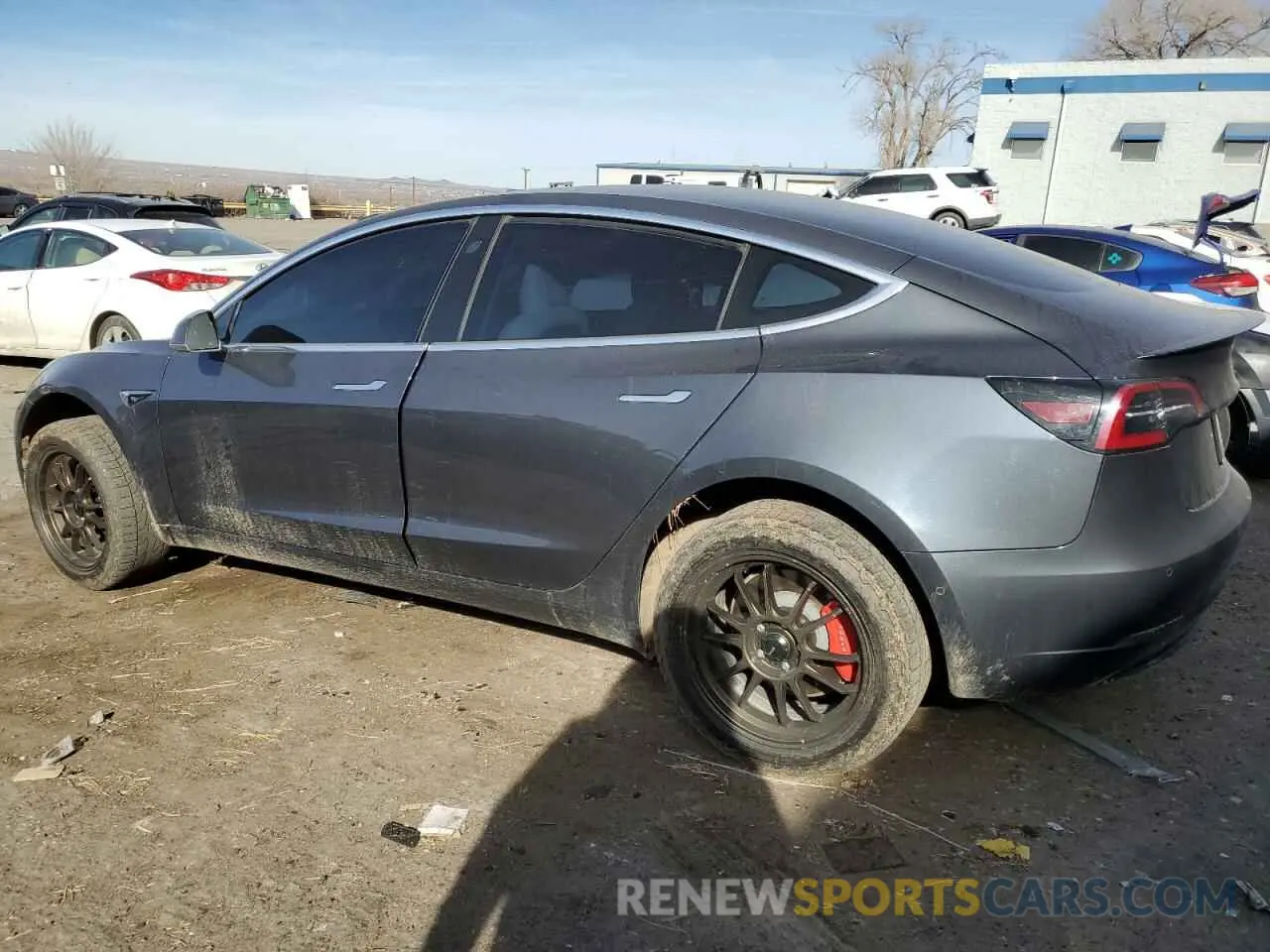2 fotografías del automóvil dañado 5YJ3E1EB6KF393408 TESLA MODEL 3 2019