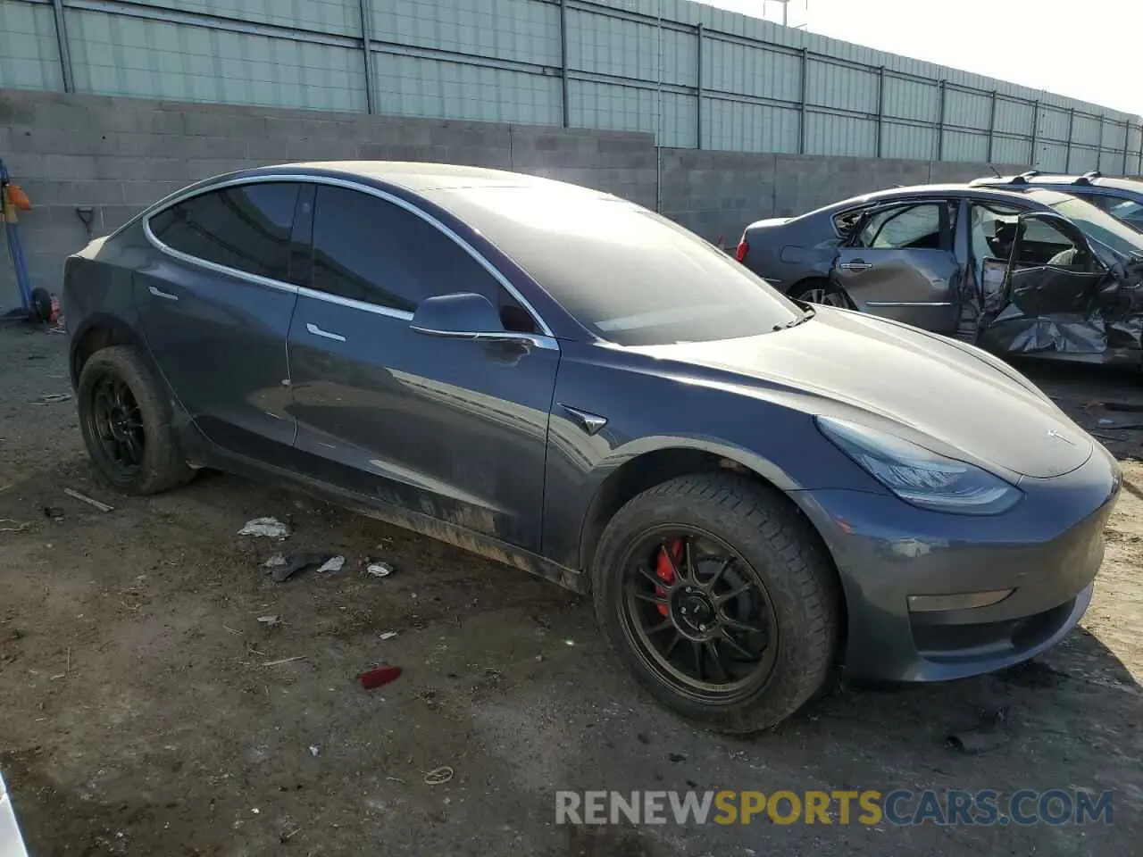 4 fotografías del automóvil dañado 5YJ3E1EB6KF393408 TESLA MODEL 3 2019