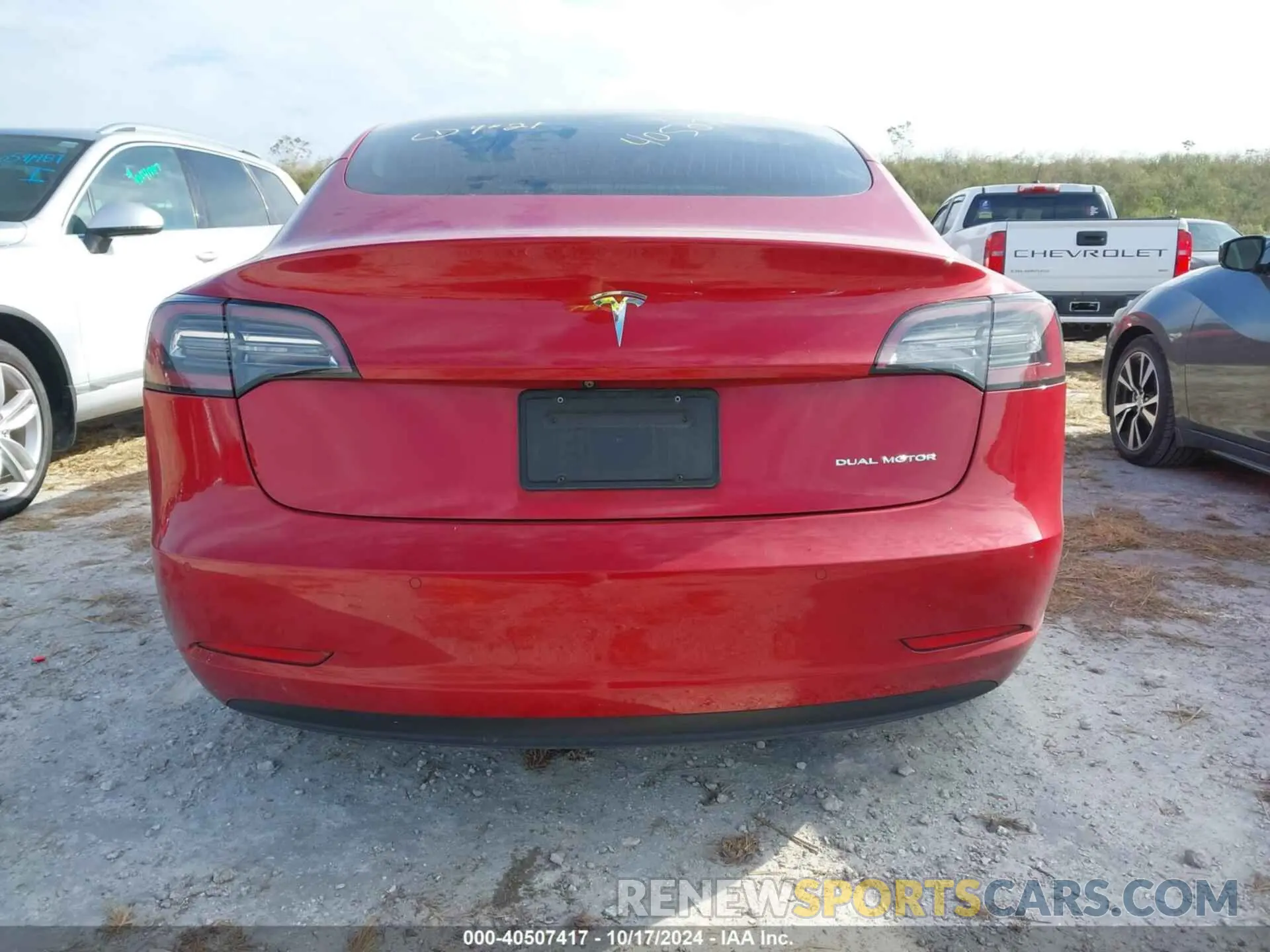 15 fotografías del automóvil dañado 5YJ3E1EB7KF194660 TESLA MODEL 3 2019
