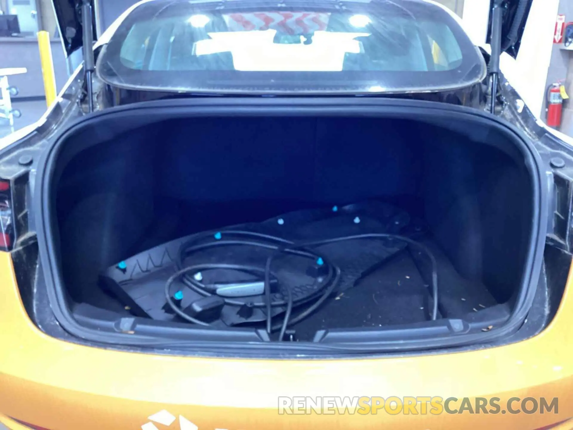 2 fotografías del automóvil dañado 5YJ3E1EB7KF199048 TESLA MODEL 3 2019