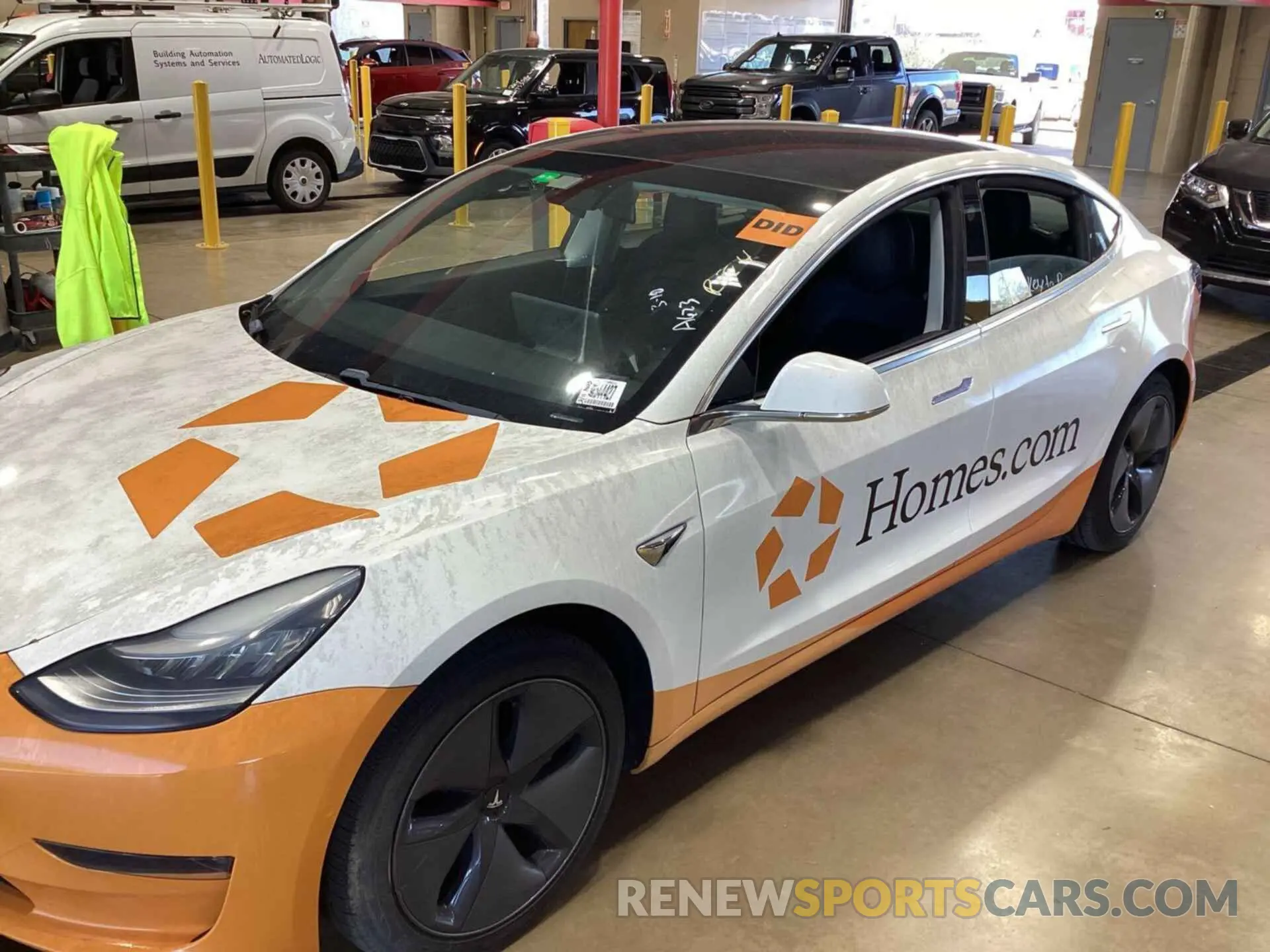 26 fotografías del automóvil dañado 5YJ3E1EB7KF199048 TESLA MODEL 3 2019