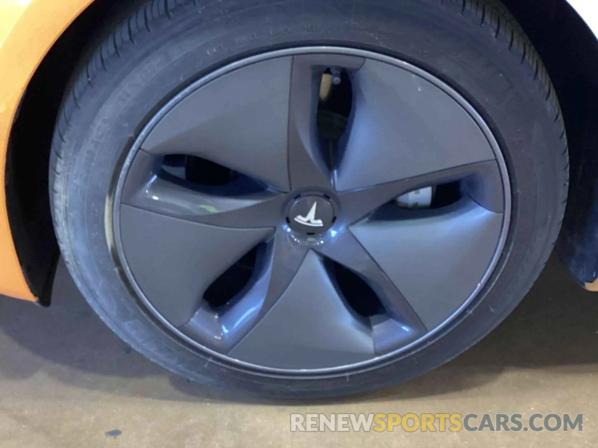 9 fotografías del automóvil dañado 5YJ3E1EB7KF199048 TESLA MODEL 3 2019