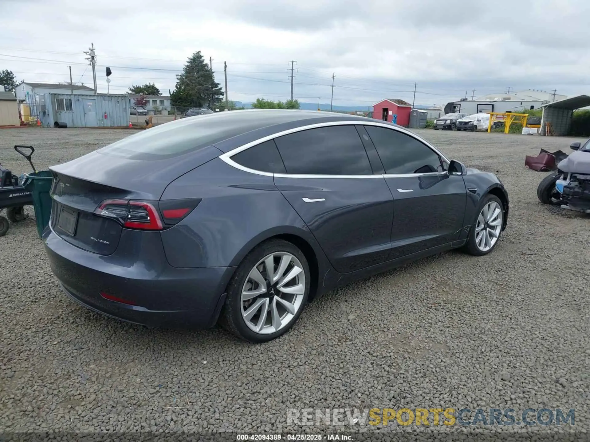 4 fotografías del automóvil dañado 5YJ3E1EB7KF205883 TESLA MODEL 3 2019
