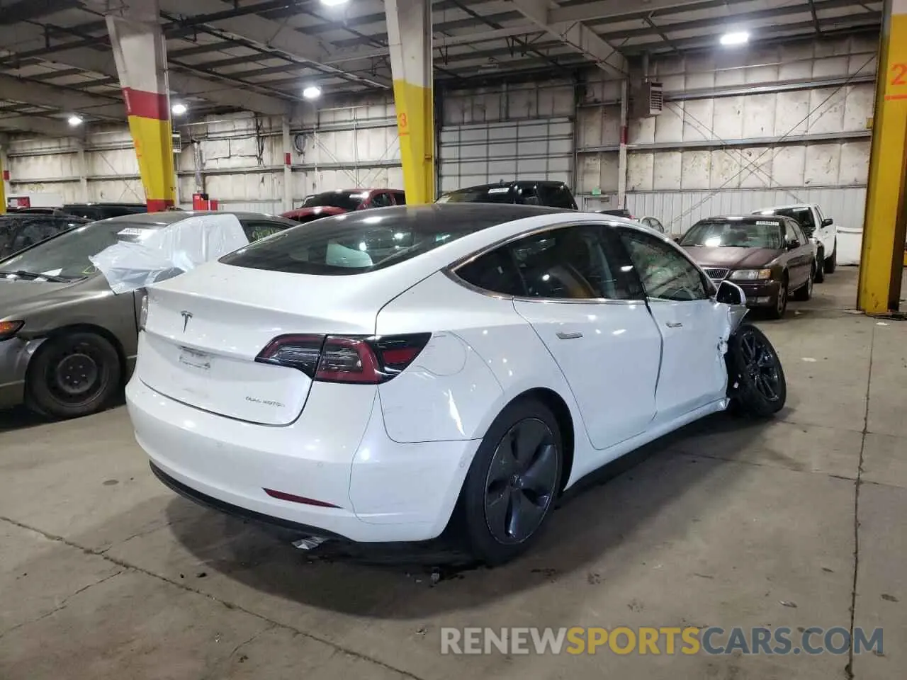 4 fotografías del automóvil dañado 5YJ3E1EB7KF433415 TESLA MODEL 3 2019