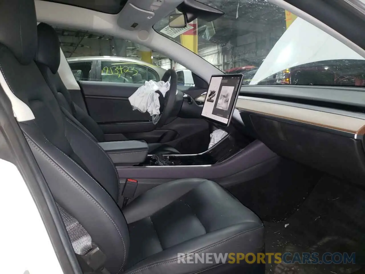 5 fotografías del automóvil dañado 5YJ3E1EB7KF433415 TESLA MODEL 3 2019