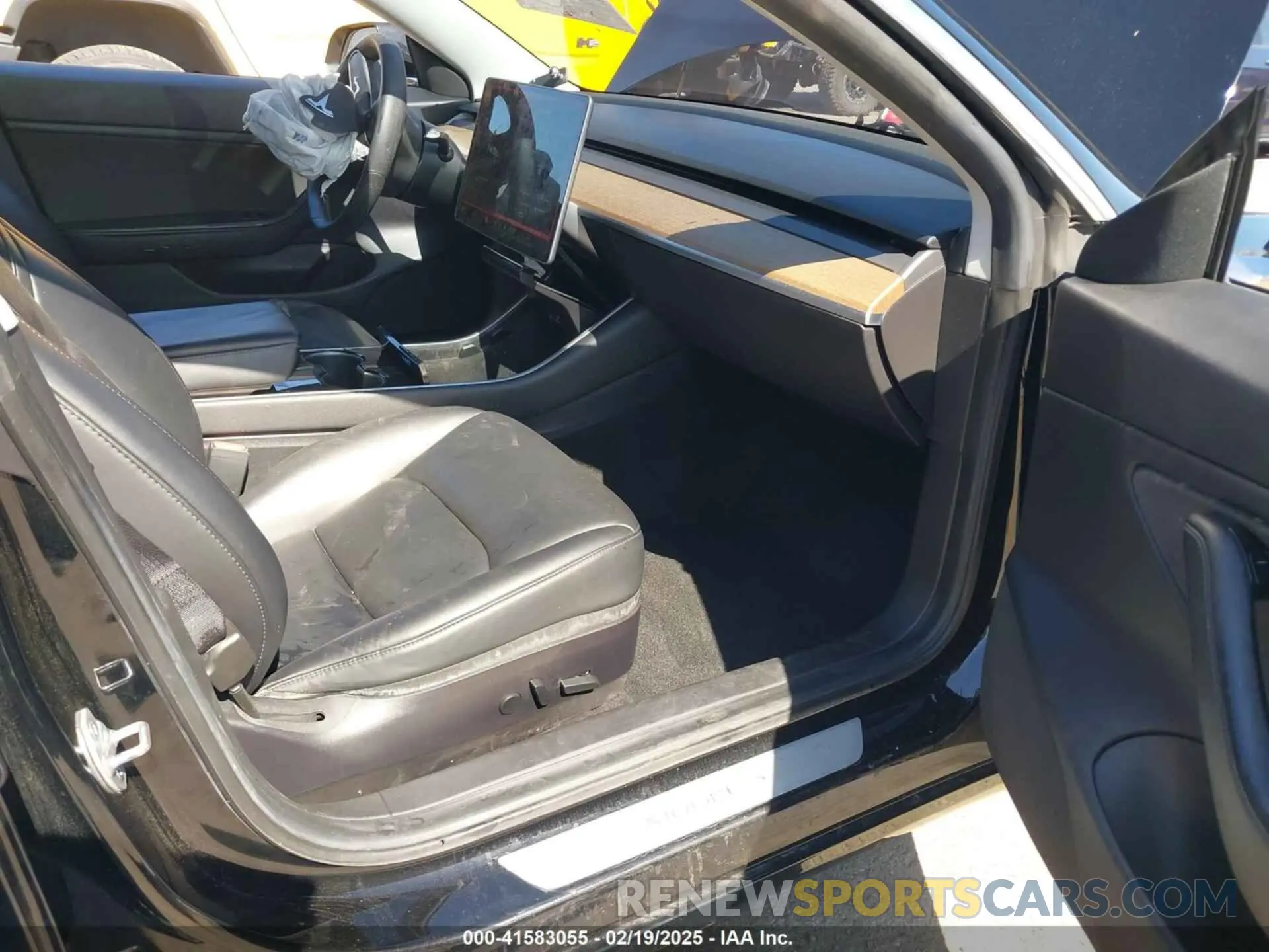 5 fotografías del automóvil dañado 5YJ3E1EB7KF433608 TESLA MODEL 3 2019
