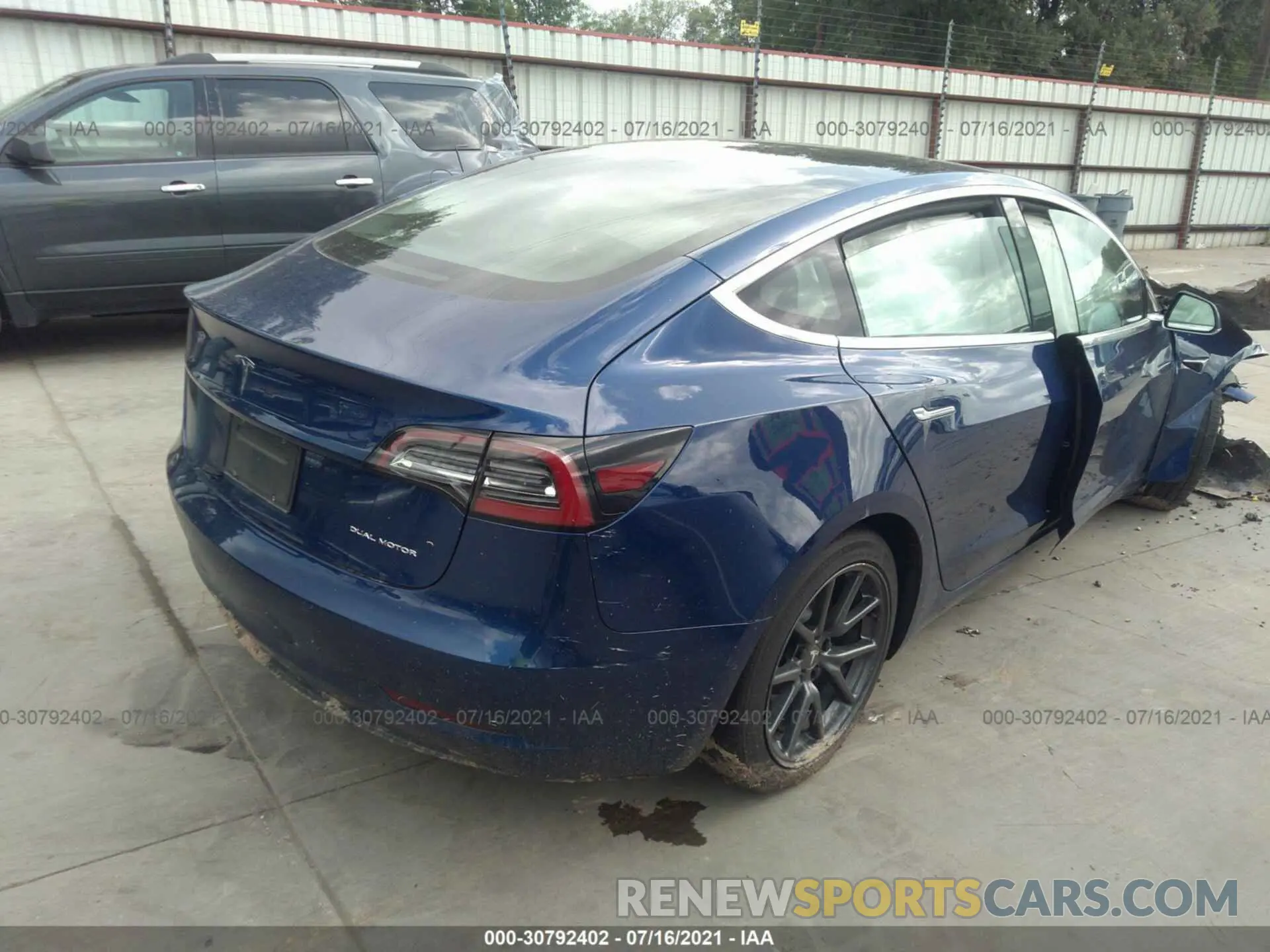 4 fotografías del automóvil dañado 5YJ3E1EB7KF452708 TESLA MODEL 3 2019