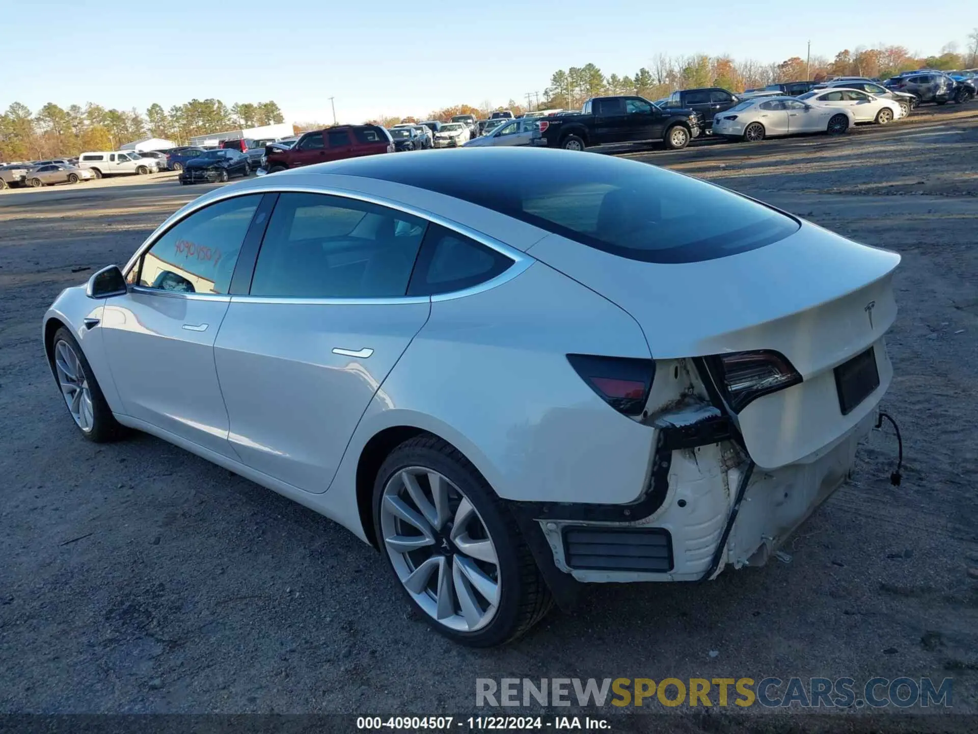 3 fotografías del automóvil dañado 5YJ3E1EB7KF477771 TESLA MODEL 3 2019