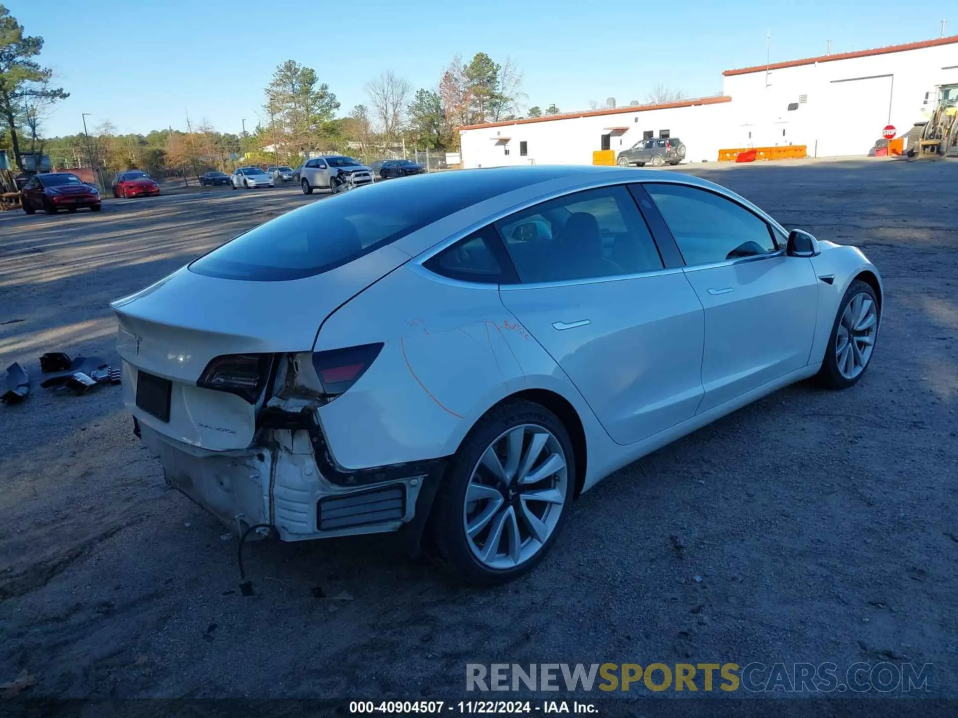4 fotografías del automóvil dañado 5YJ3E1EB7KF477771 TESLA MODEL 3 2019