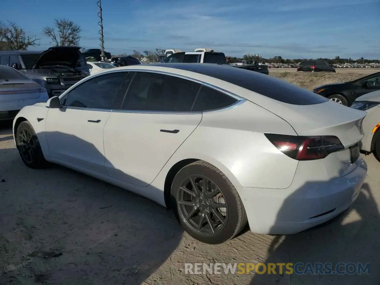 2 fotografías del automóvil dañado 5YJ3E1EB7KF510574 TESLA MODEL 3 2019