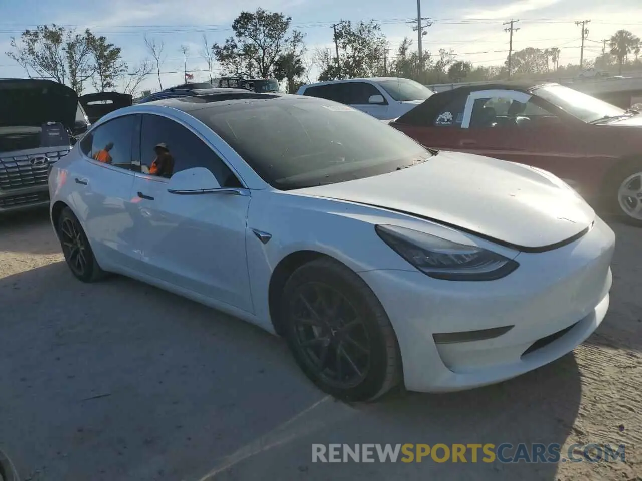 4 fotografías del automóvil dañado 5YJ3E1EB7KF510574 TESLA MODEL 3 2019
