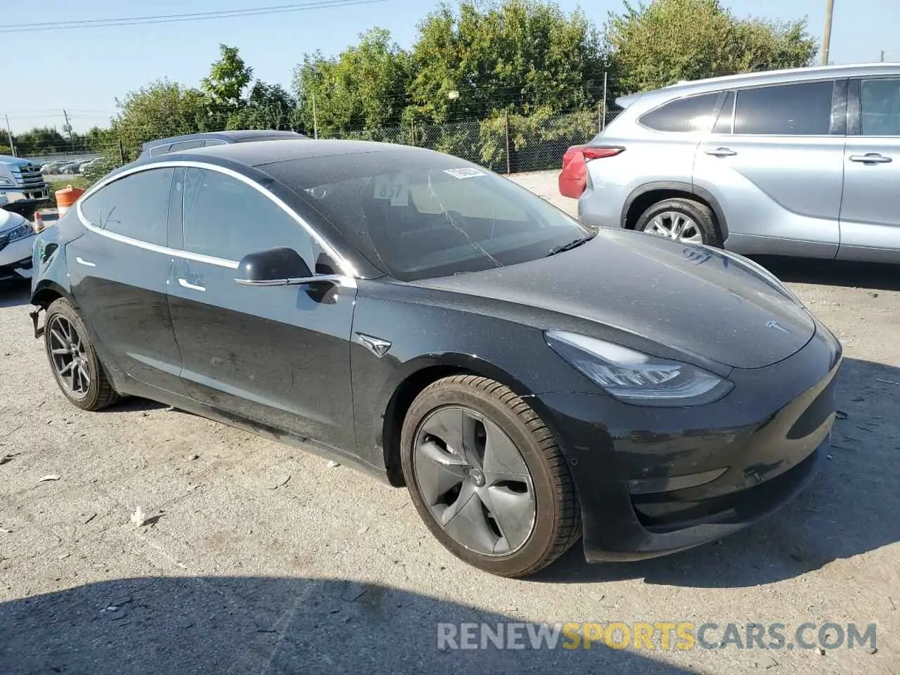 4 fotografías del automóvil dañado 5YJ3E1EB8KF197194 TESLA MODEL 3 2019