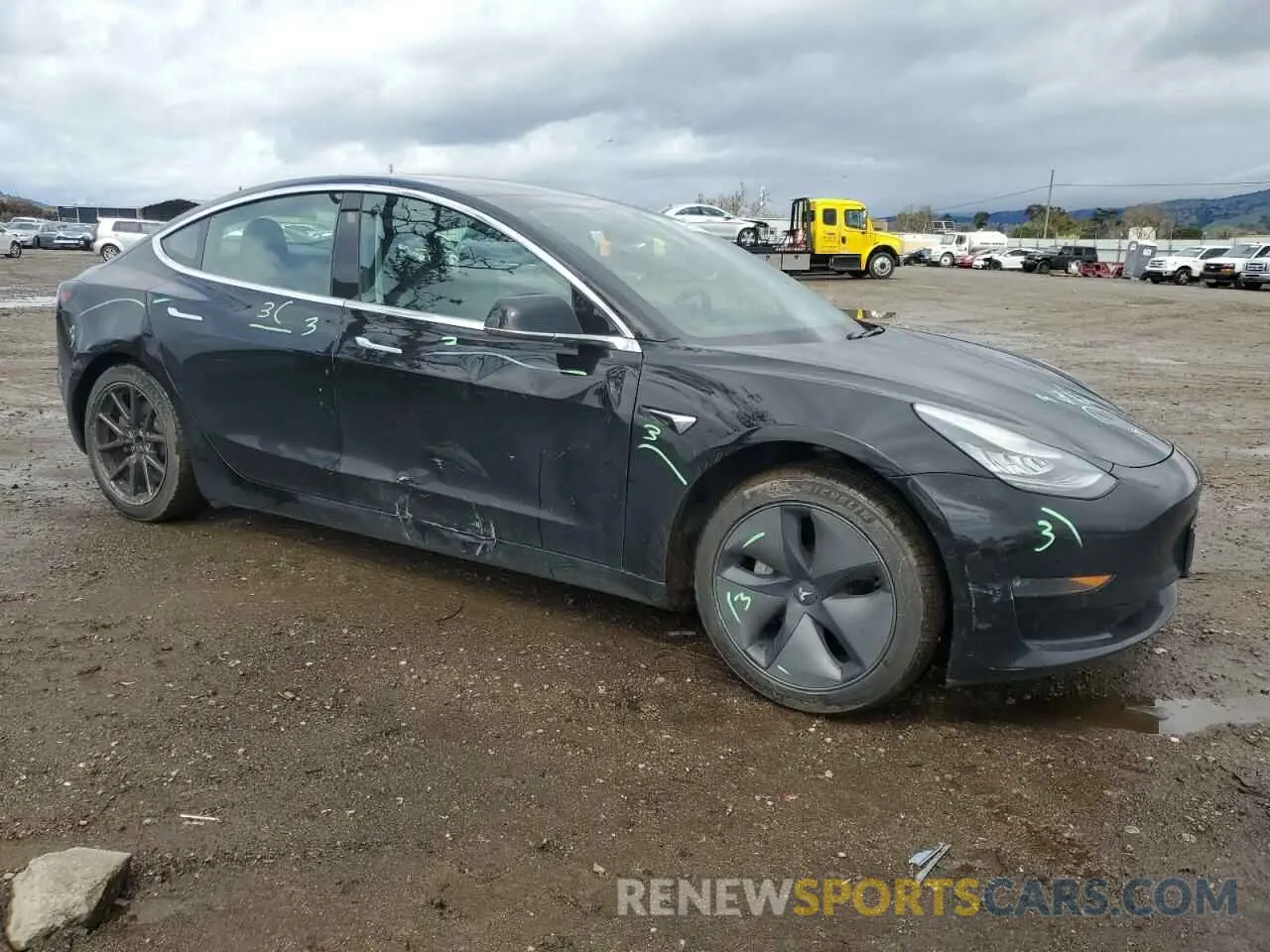 4 fotografías del automóvil dañado 5YJ3E1EB8KF384533 TESLA MODEL 3 2019