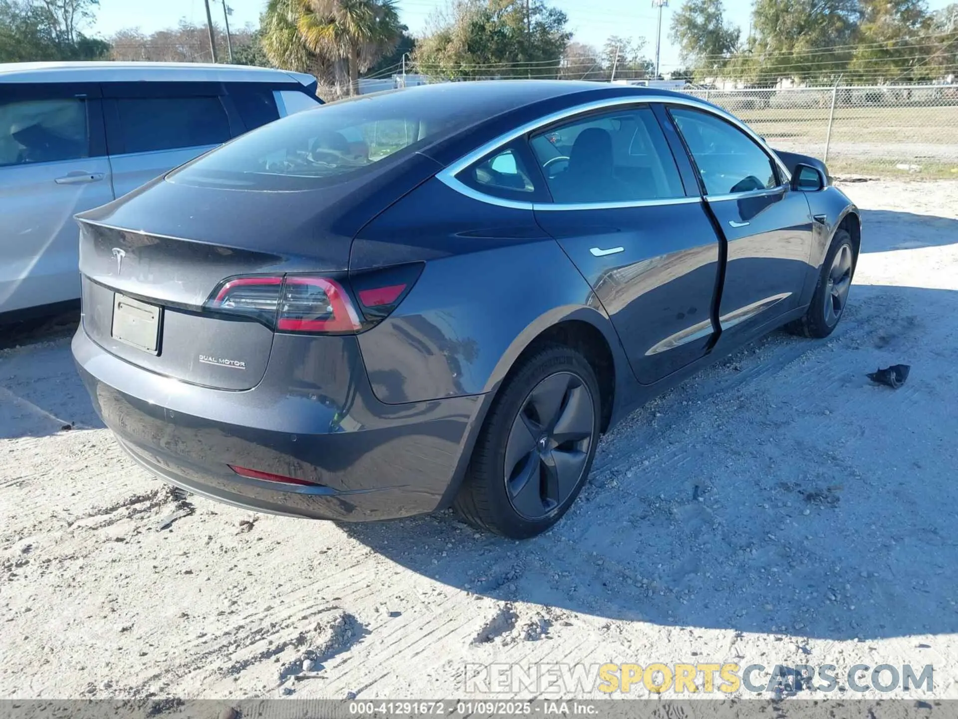 4 fotografías del automóvil dañado 5YJ3E1EB8KF386895 TESLA MODEL 3 2019